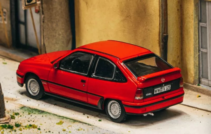 TARMAC WORKS 1:64 Scale Diecast, Opel Kadett E (Astra Mk2) GTE, Red - T64G-065-RE