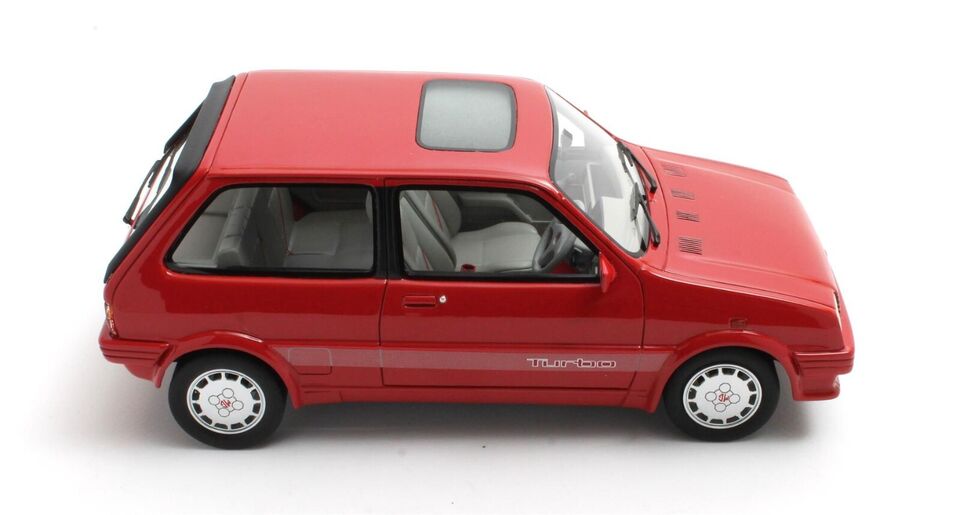 CULT 1:18 Scale Model 1986-90 MG Metro Turbo - Red - CML170-3