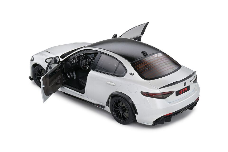 Solido 1:18 Diecast Model Car - 2022 Alfa Romeo Giulia GTA White
