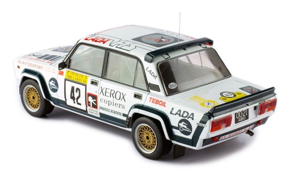 IXO 1:18 LADA 2105 VFTS #42 S.BRUNDZA - V.NEYMAN RALLY 1000 LAKES 1984