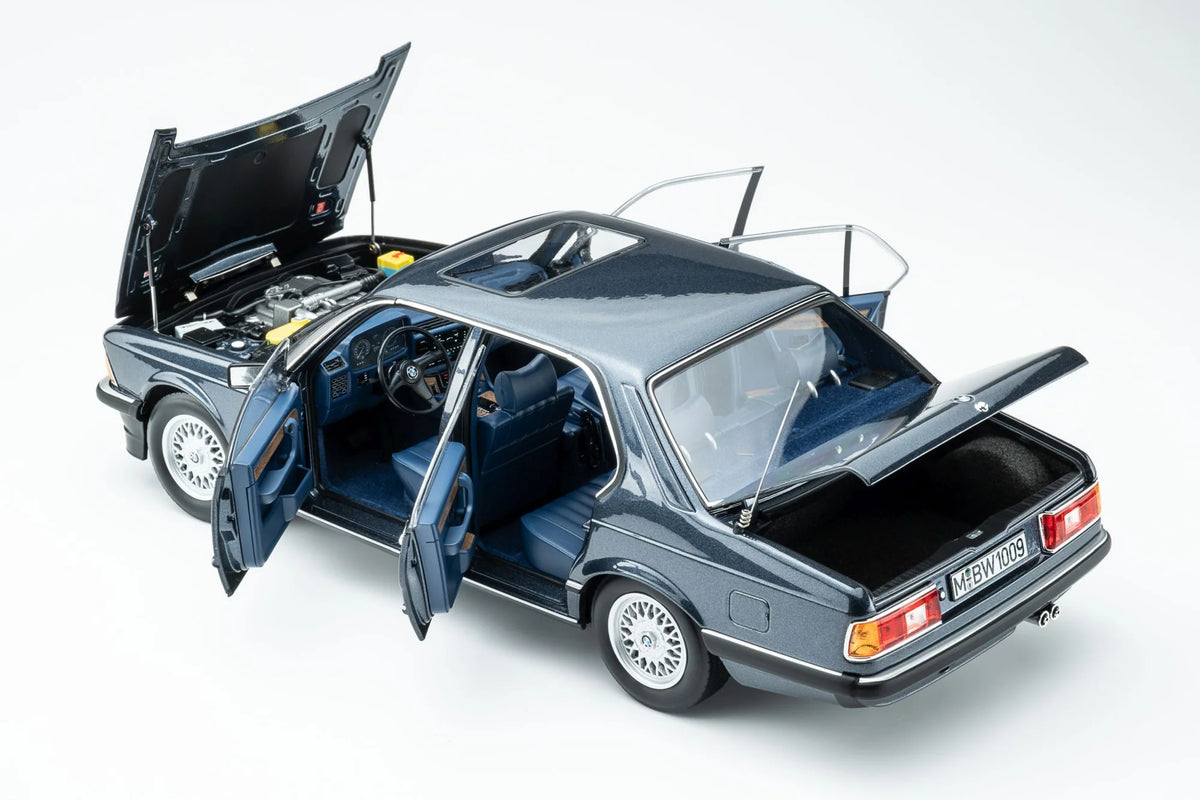 Touring Modelcars 1:18 Scale Diecast - 1984 BMW 745i E23 - Arctic Blue Metallic - 18023000