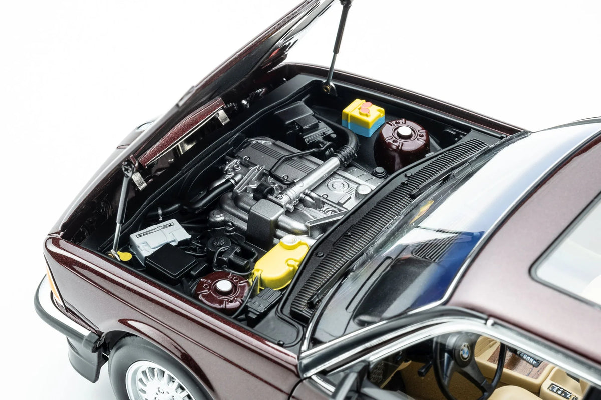 Touring Modelcars 1:18 Scale Diecast - 1984 BMW 745i E23 - Burgundy Red Metallic - 18023002