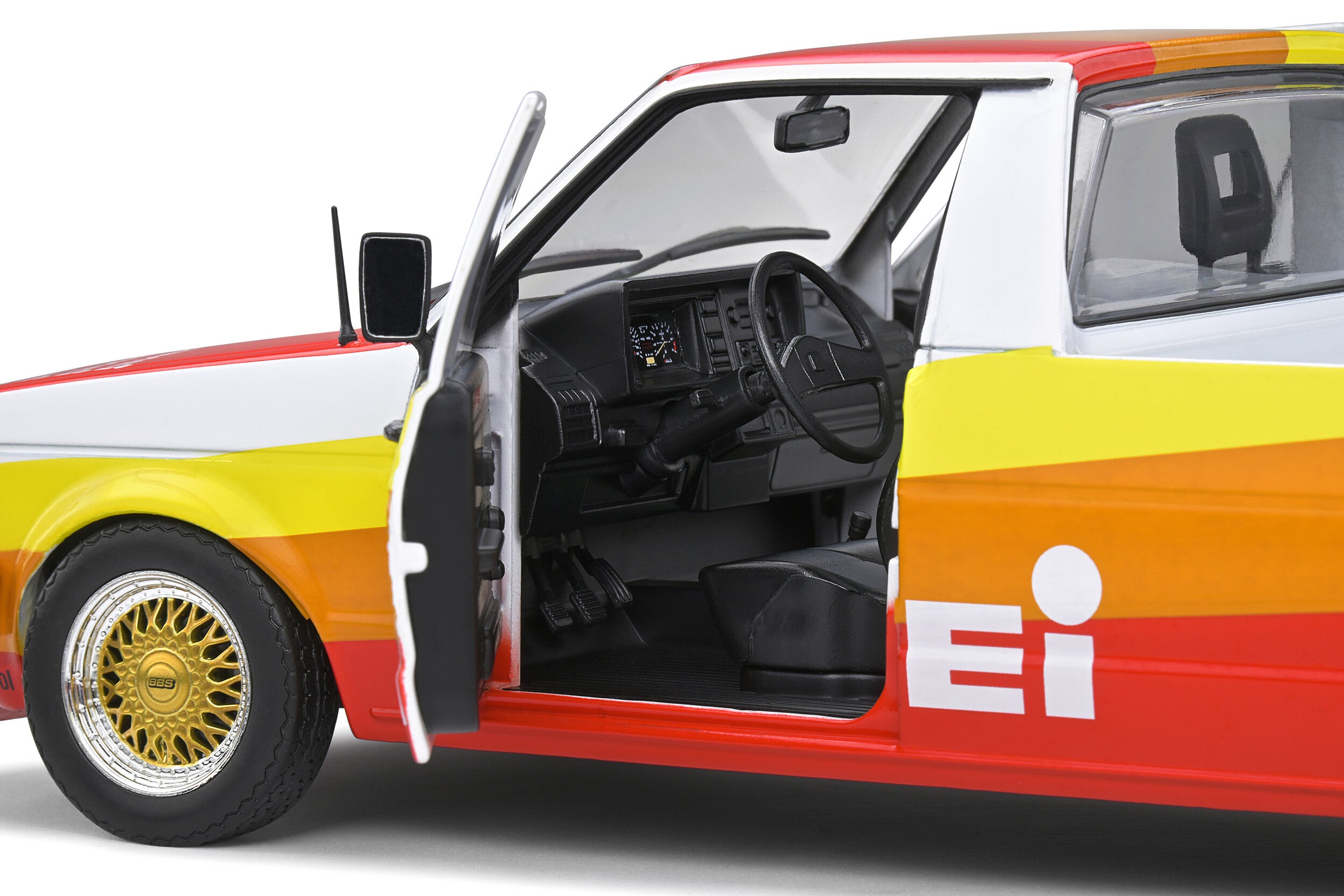 Solido 1:18 Diecast - 1982 Volkswagen Caddy Mk1, Kamei Tribute "Street Fighter" - S1803506