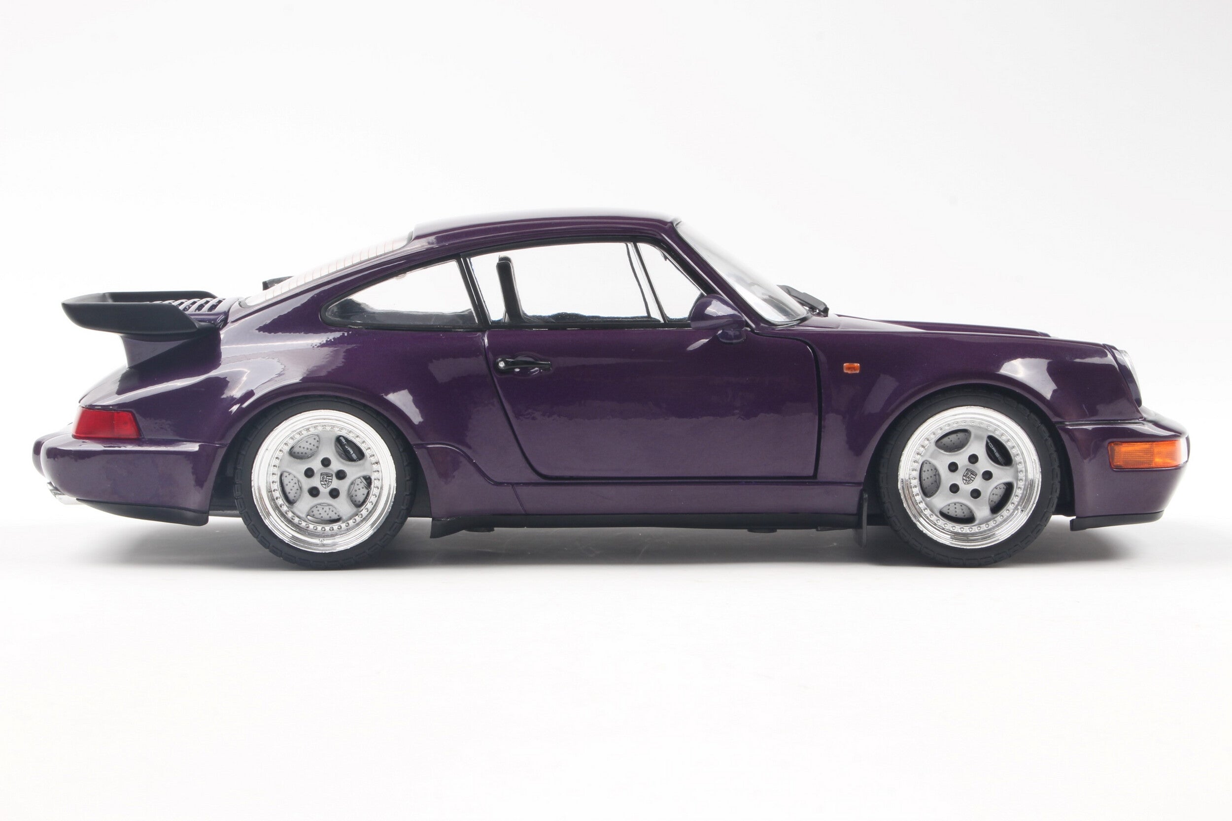 SOLIDO 1:18 Scale - 1990 Porsche 911 (964) Turbo , Violet Blue Metallic - S1803412