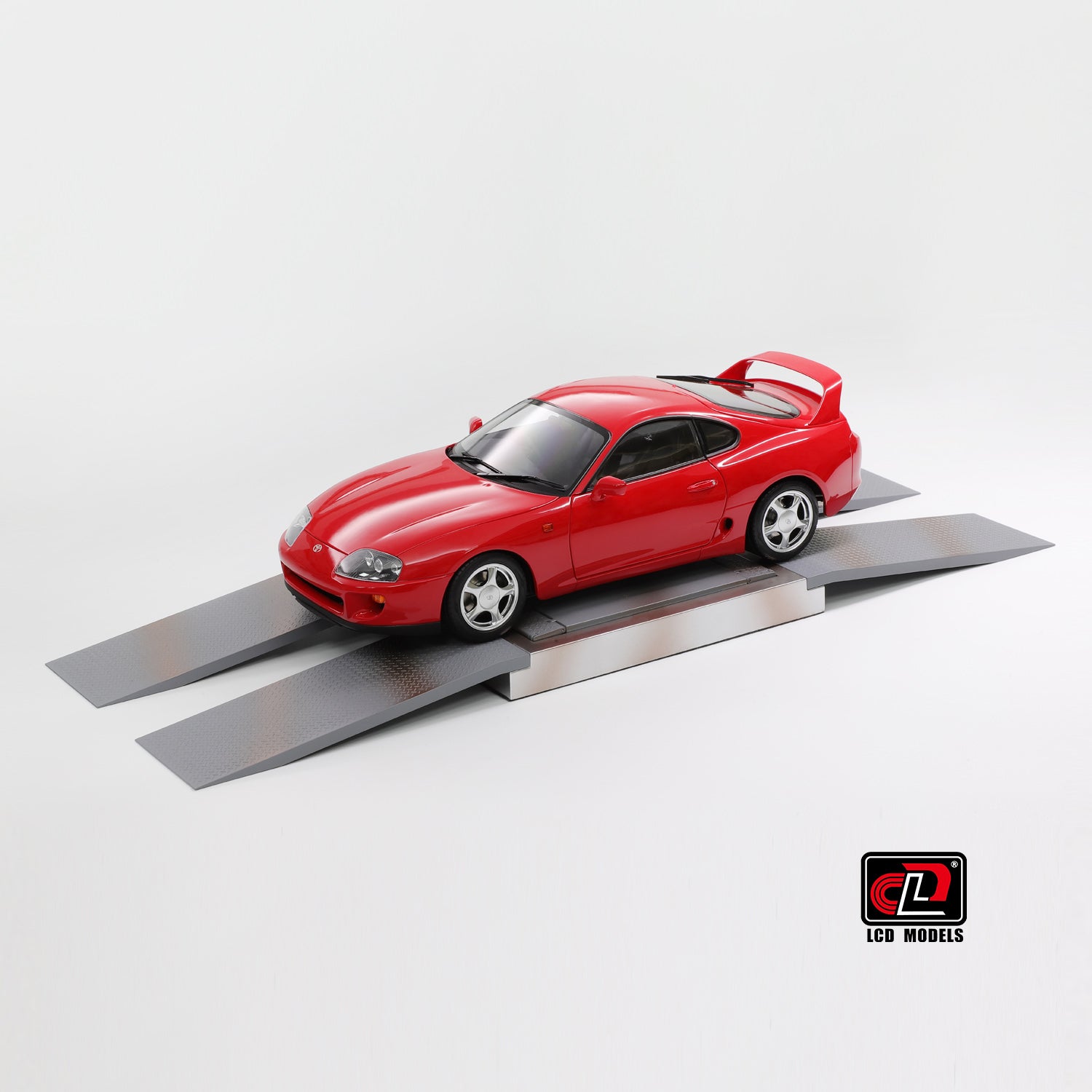 LCD 1:18 Scale - Diecast Scissor Lift, Ramp Garage Accessory, Silver - 18018S