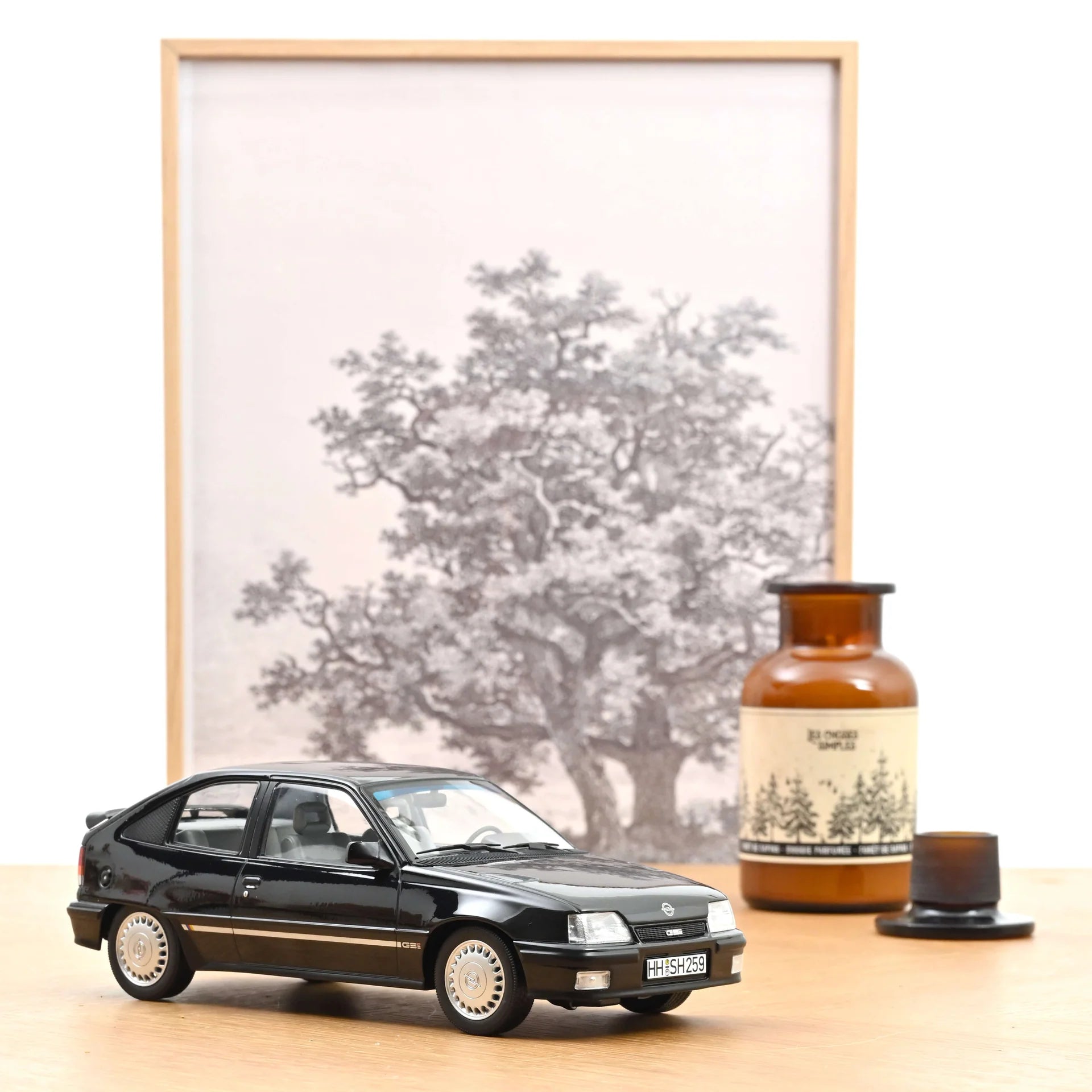 Norev 1:18 Scale Diecast Model Car - 1991 Opel Kadett GSi (Vauxhall Astra Mk2) - Black - 183617