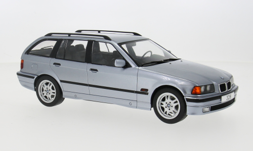 MCG 1:18 Scale Diecast Model, 1995 BMW 3 Series (E36) Touring, Blue - MCG18365