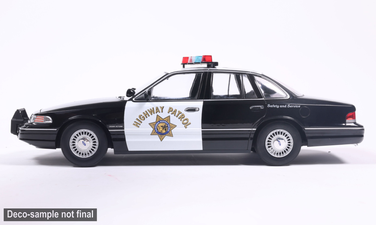 MCG 1:18 Scale Diecast - 1992 Ford Crown Victoria – California Highway Patrol - MCG18028