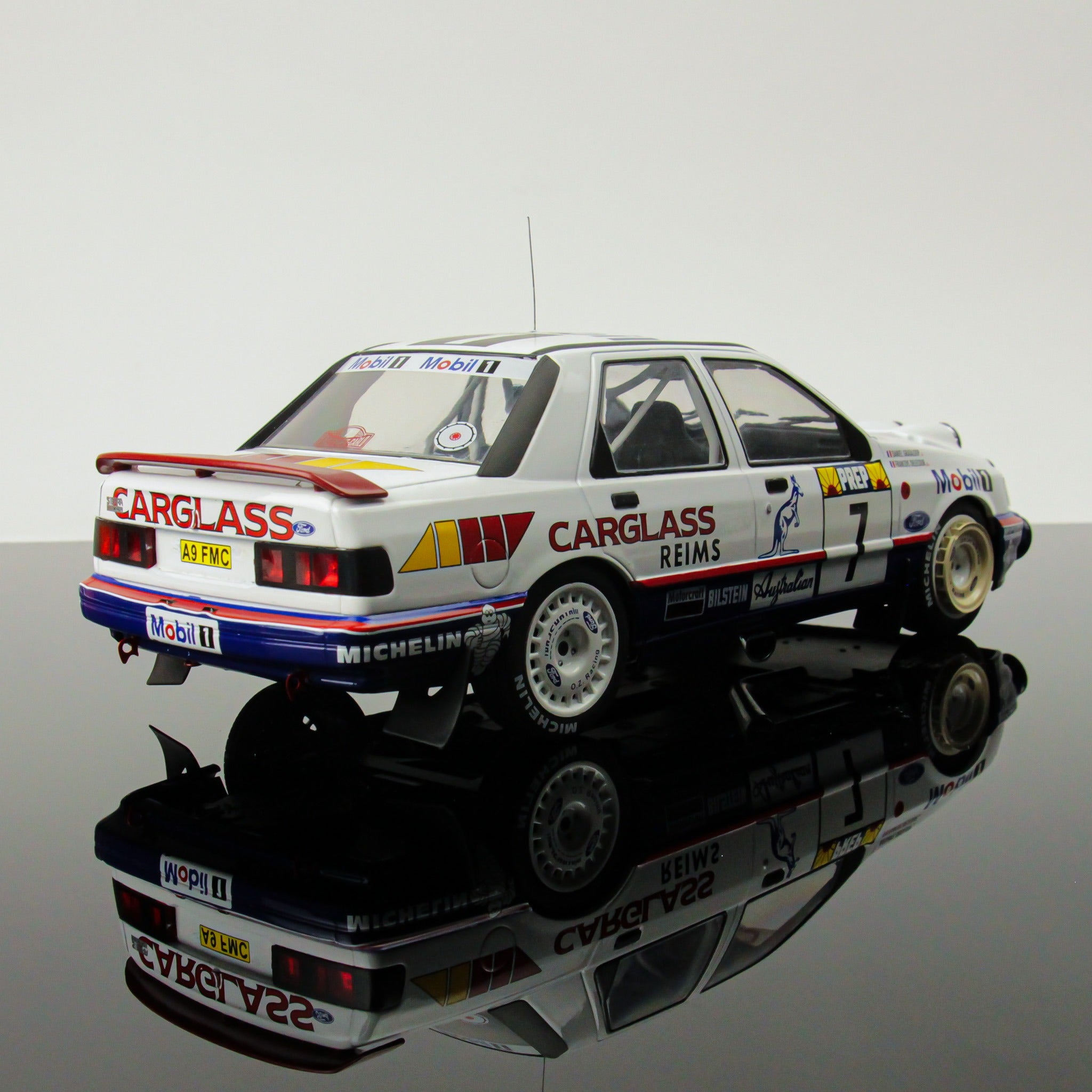 MCG 1:18 Diecast - Ford Sierra Cosworth 4x4, No.7, Mobil 1, Rallye WM, Rallye Monte Carlo, F.Delecour/D.Grataloup, 1992 - MCG18356R