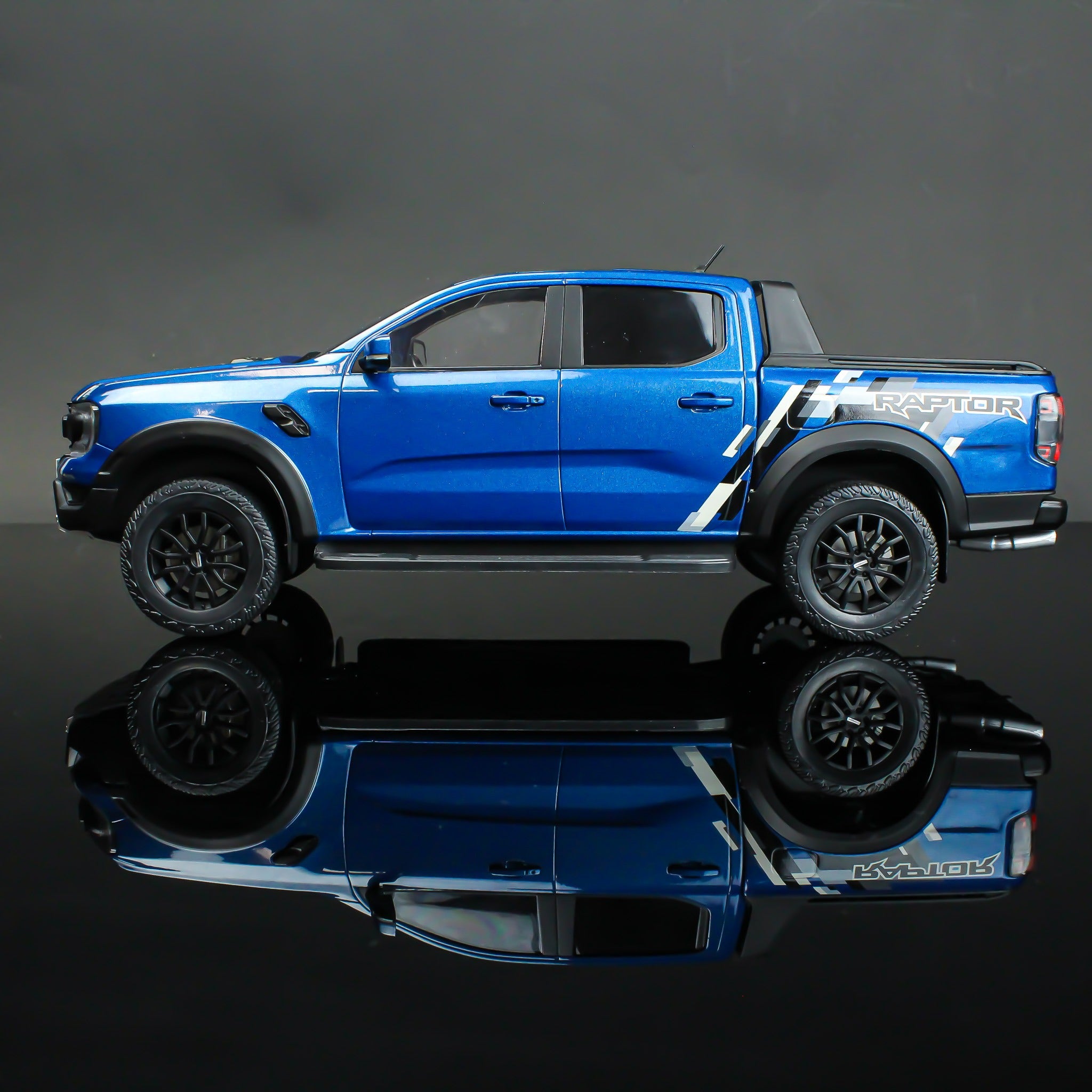 Ford Ranger Raptor 2023 Toy MCG 1:18 Scale Diecast Model Car - 2023 Ford Ranger Raptor, Metallic B
