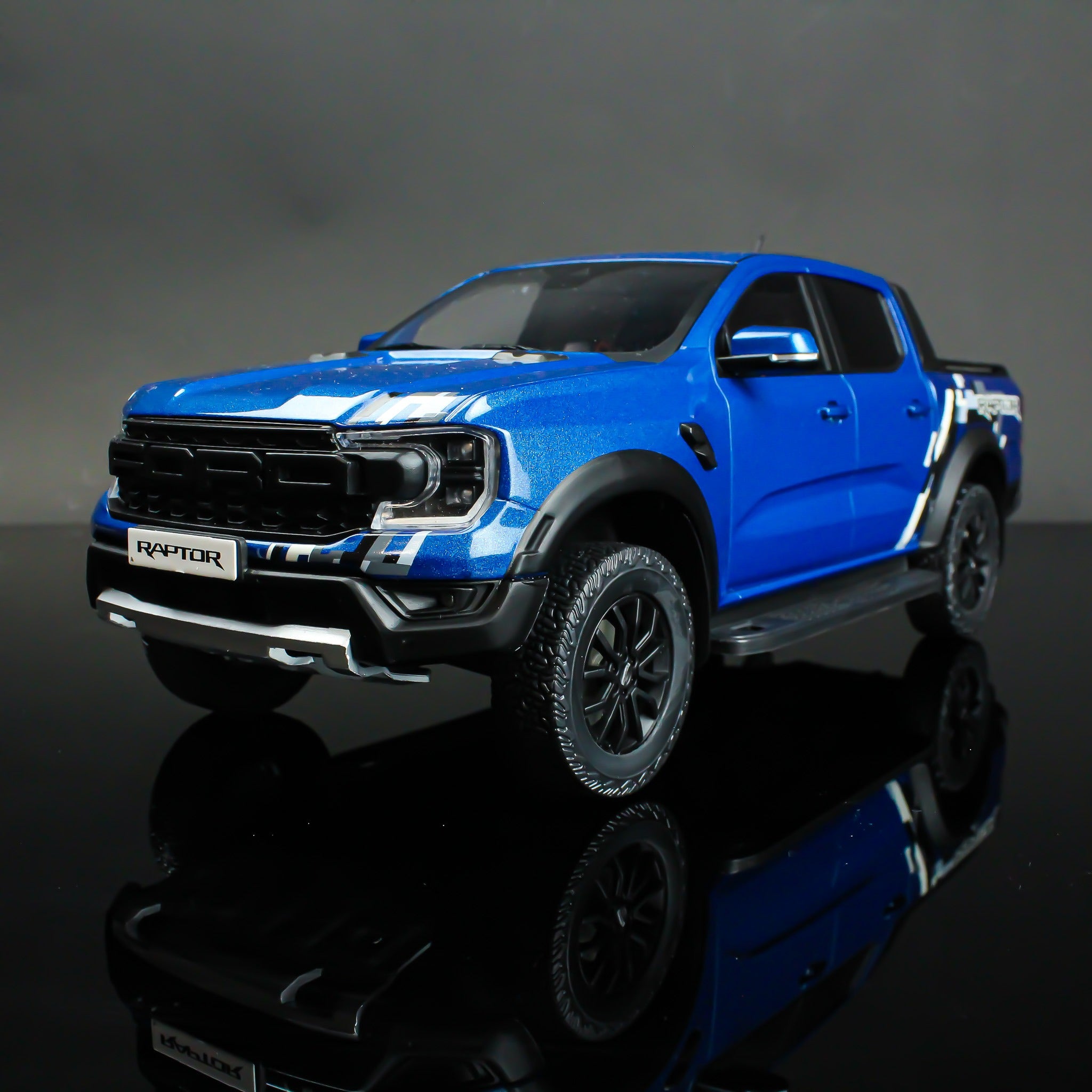 MCG 1 18 Scale Diecast Model Car 2023 Ford Ranger Raptor Metallic B