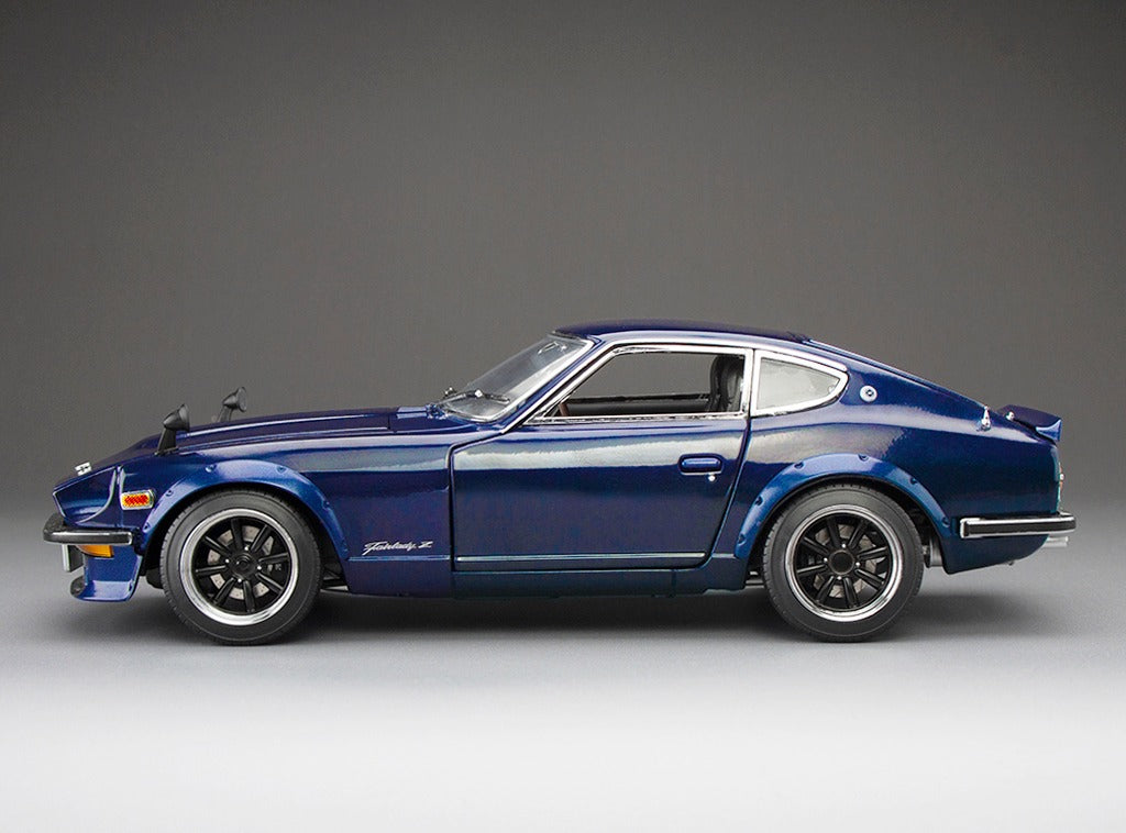 Sunstar 1:18 - 1972 Datsun Fairlady Z (S30) RHD - Midnight Blue - 3515R