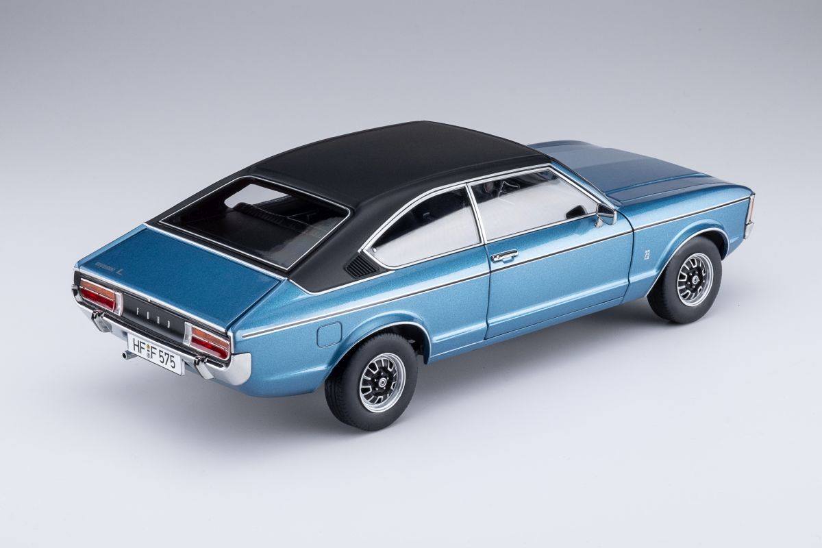 Touring Modelcars 1:18 Scale Diecast - 1975 Ford Granada Coupe Series 2, Light Blue Metalllic - 18080002