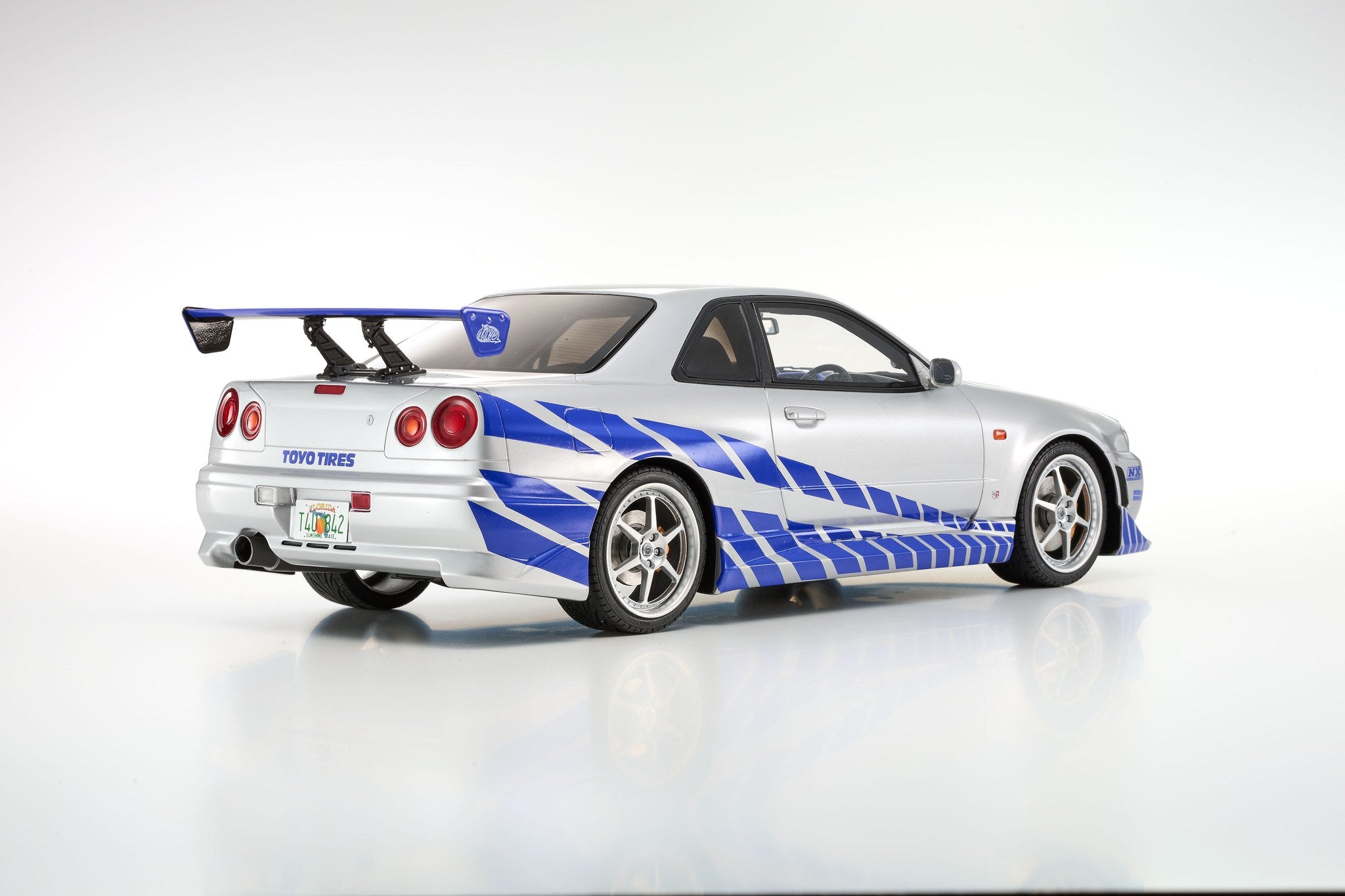 Kyosho Resin - 1:12 Nissan Skyline R34 GT-R 2001 "Fast & Furious" Silver/Blue Stripes - KSR12007A