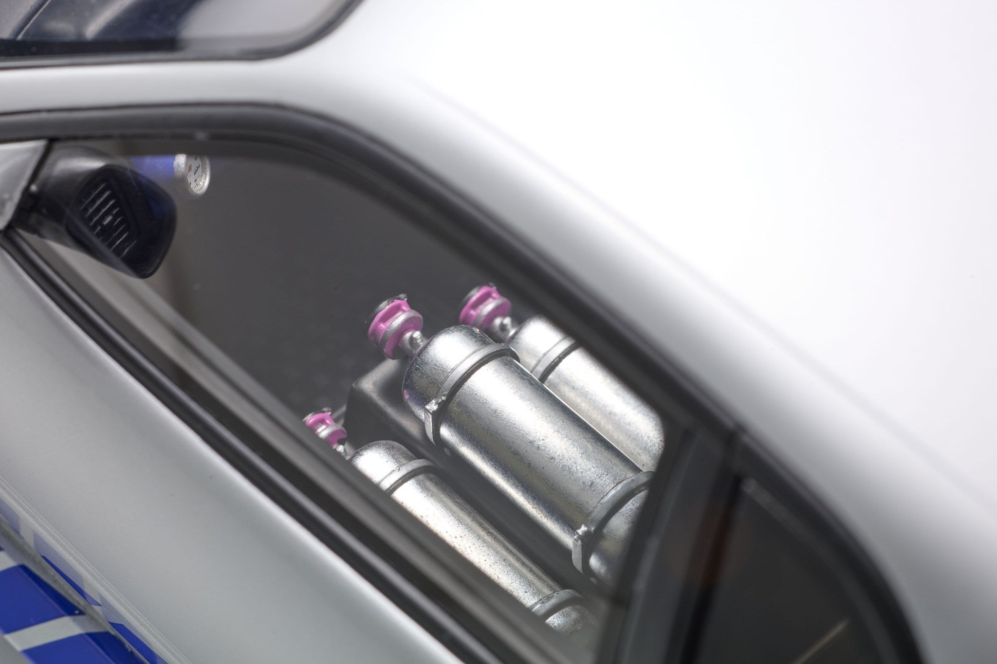 Kyosho Resin - 1:12 Nissan Skyline R34 GT-R 2001 "Fast & Furious" Silver/Blue Stripes - KSR12007A