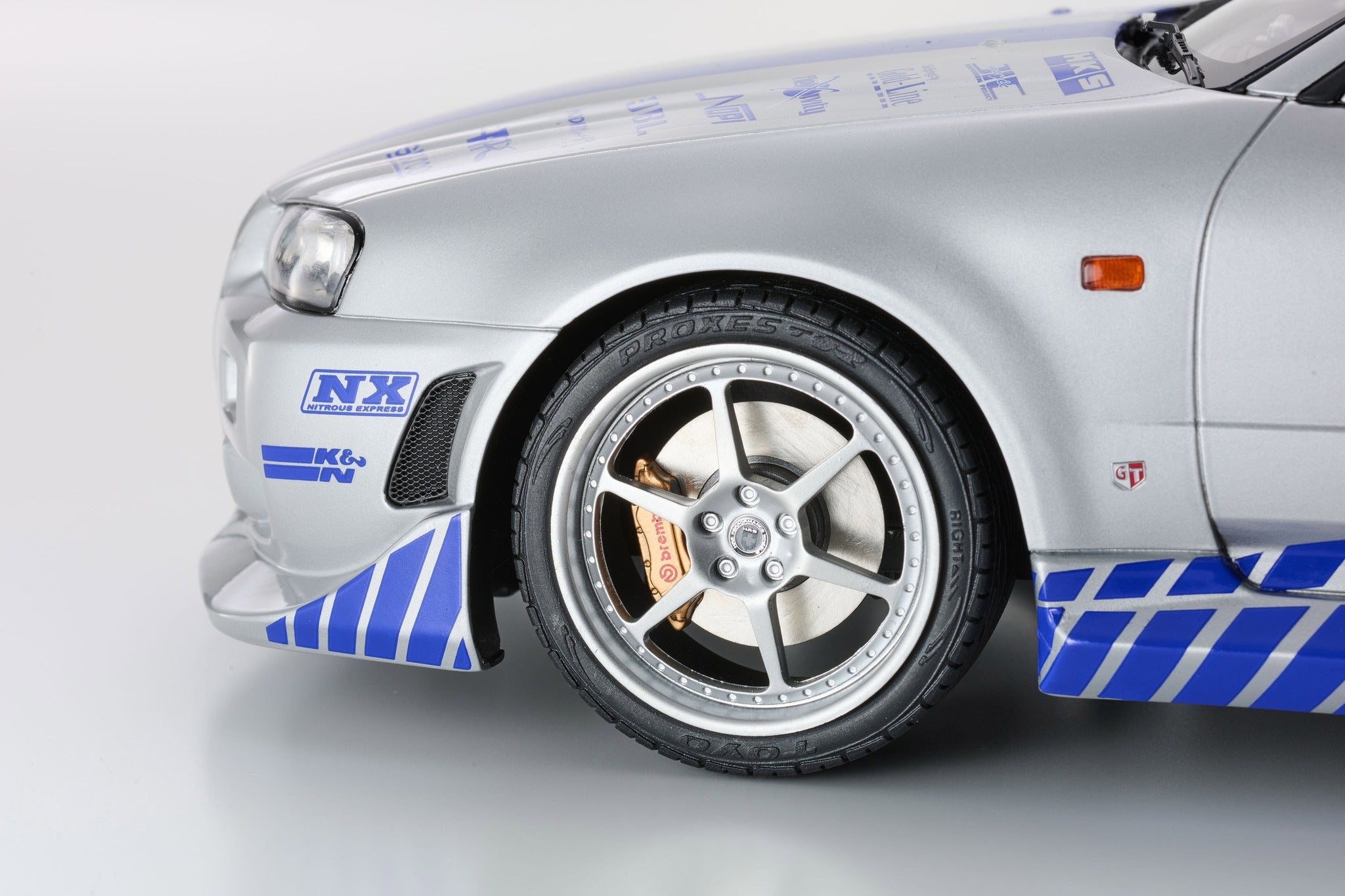 Kyosho Resin - 1:12 Nissan Skyline R34 GT-R 2001 "Fast & Furious" Silver/Blue Stripes - KSR12007A