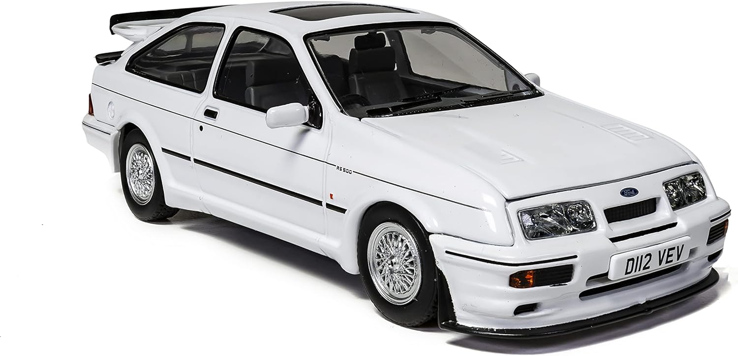 Corgi Vanguards 1:43 SCALE 1987 Ford Sierra RS500 Cosworth in Diamond White