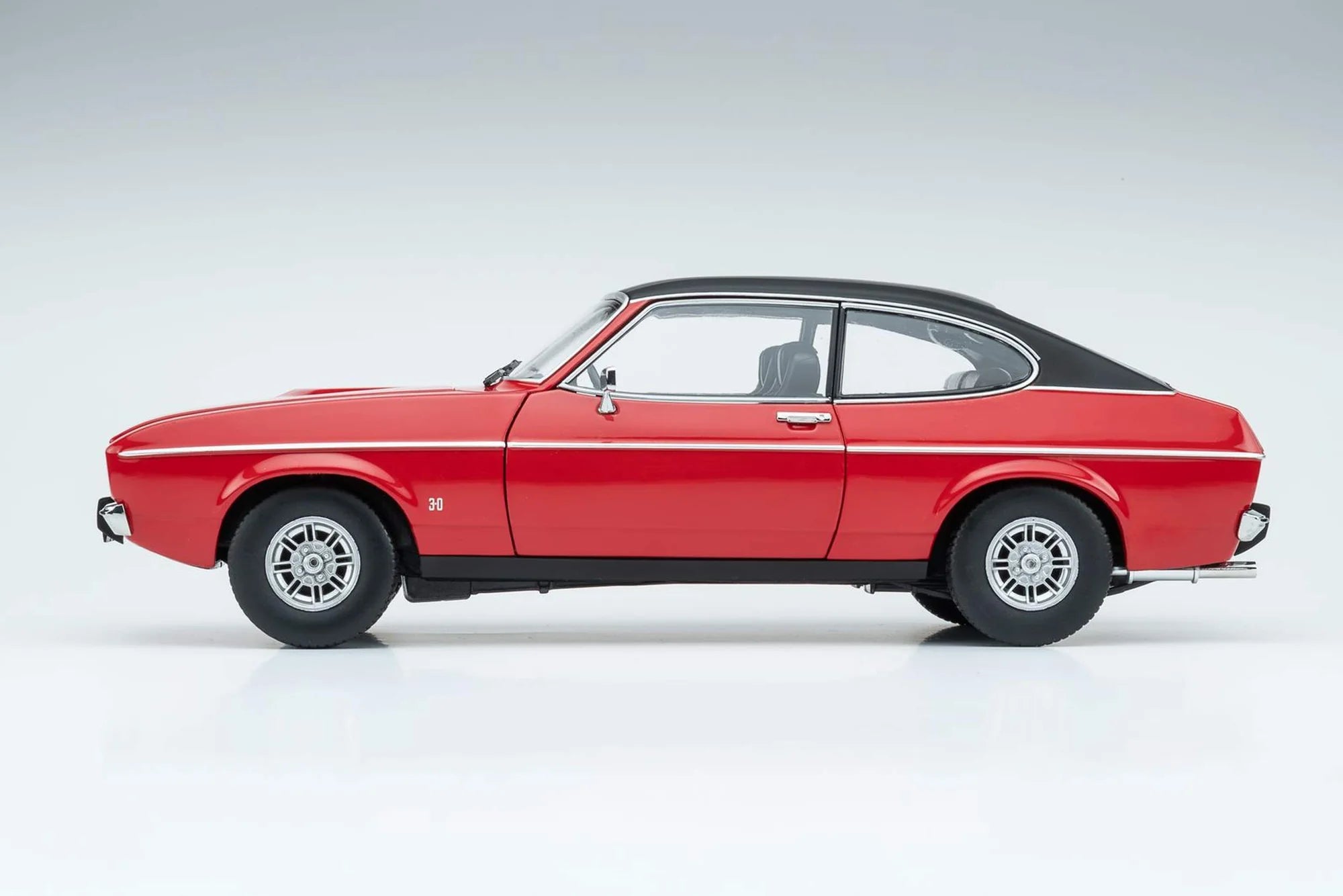 Touring Modelcars 1:18 Scale Diecast - 1974 Ford Capri Mk2 3.0 Ghia, Spanish Red - 18081201