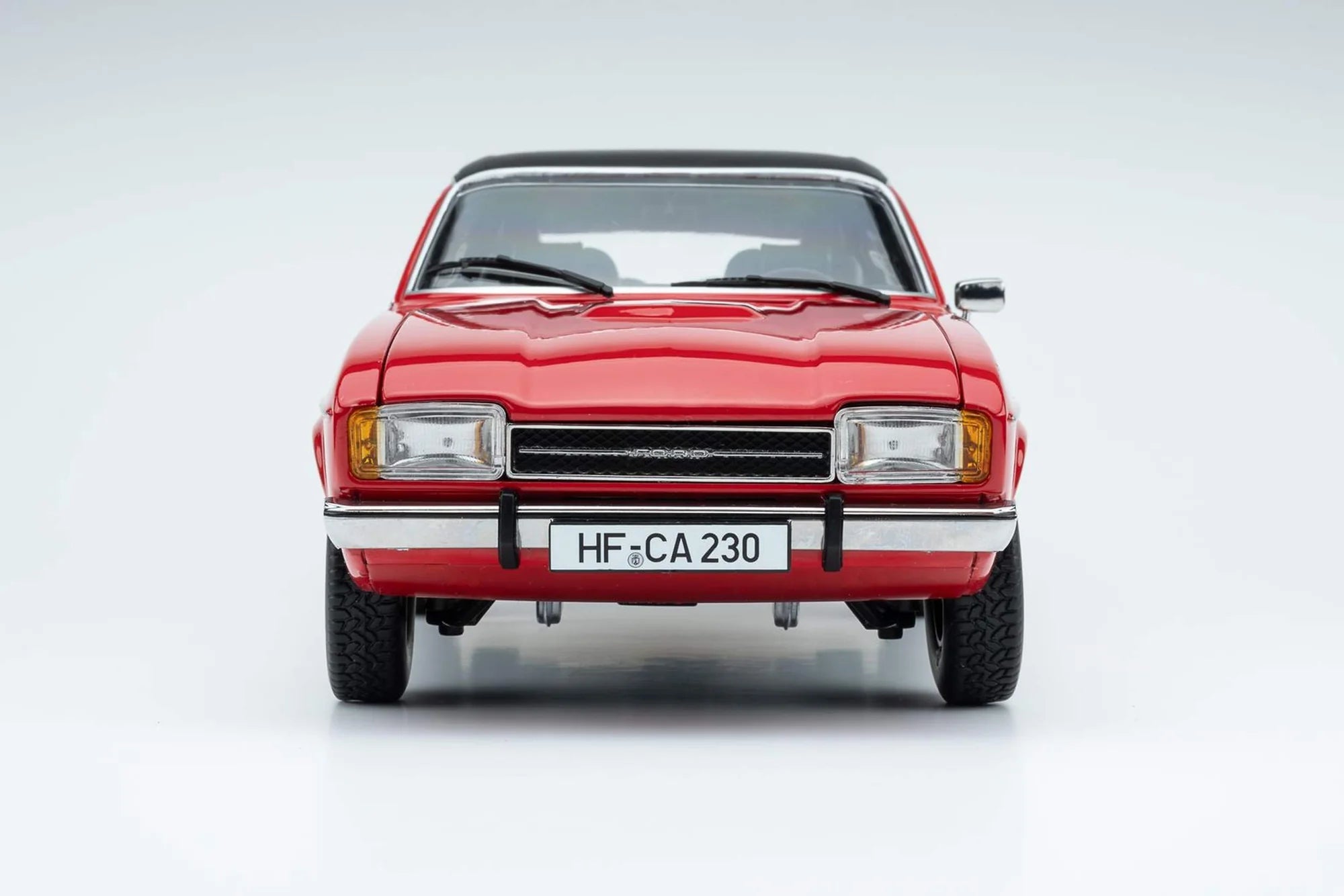 Touring Modelcars 1:18 Scale Diecast - 1974 Ford Capri Mk2 3.0 Ghia, Spanish Red - 18081201