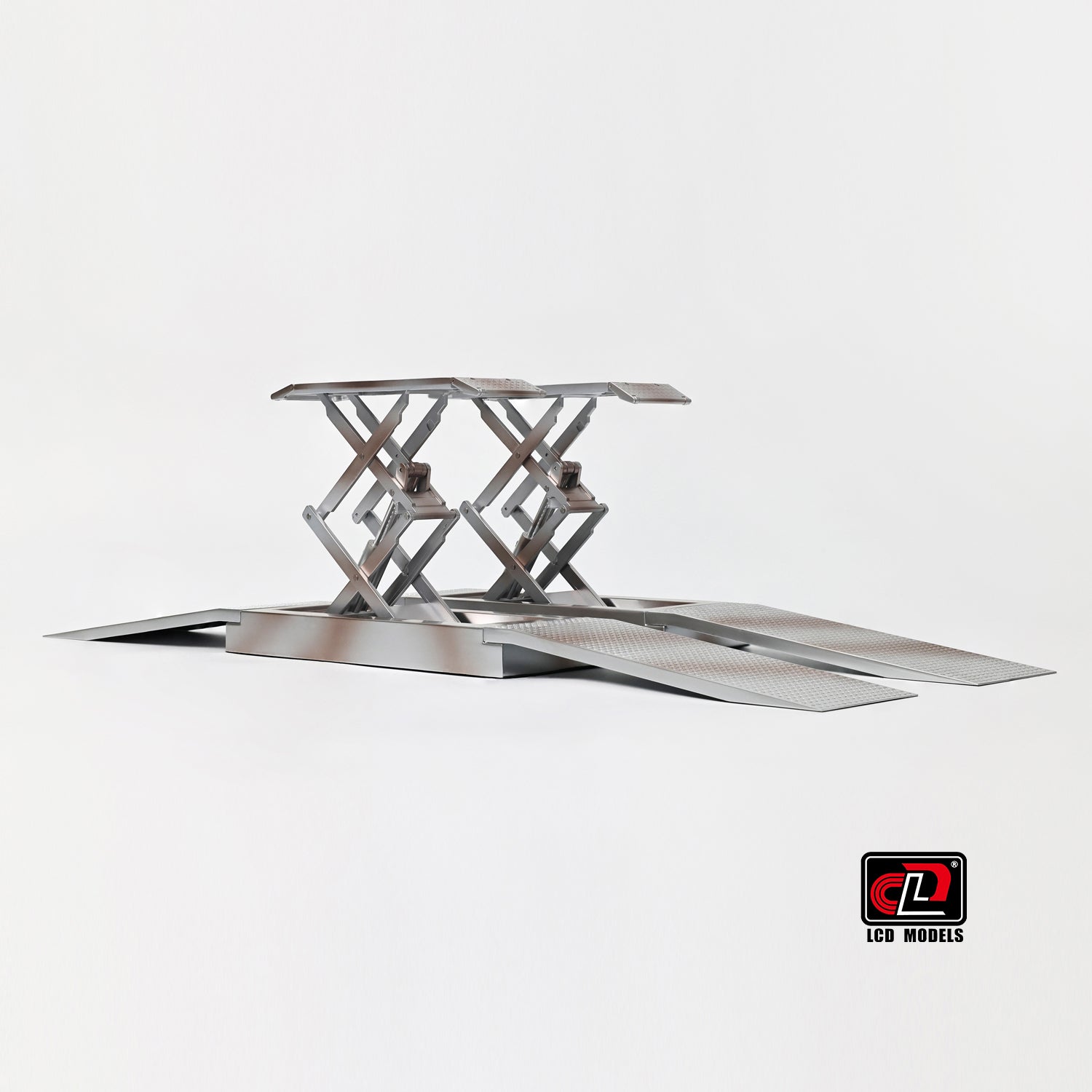LCD 1:18 Scale - Diecast Scissor Lift, Ramp Garage Accessory, Silver - 18018S