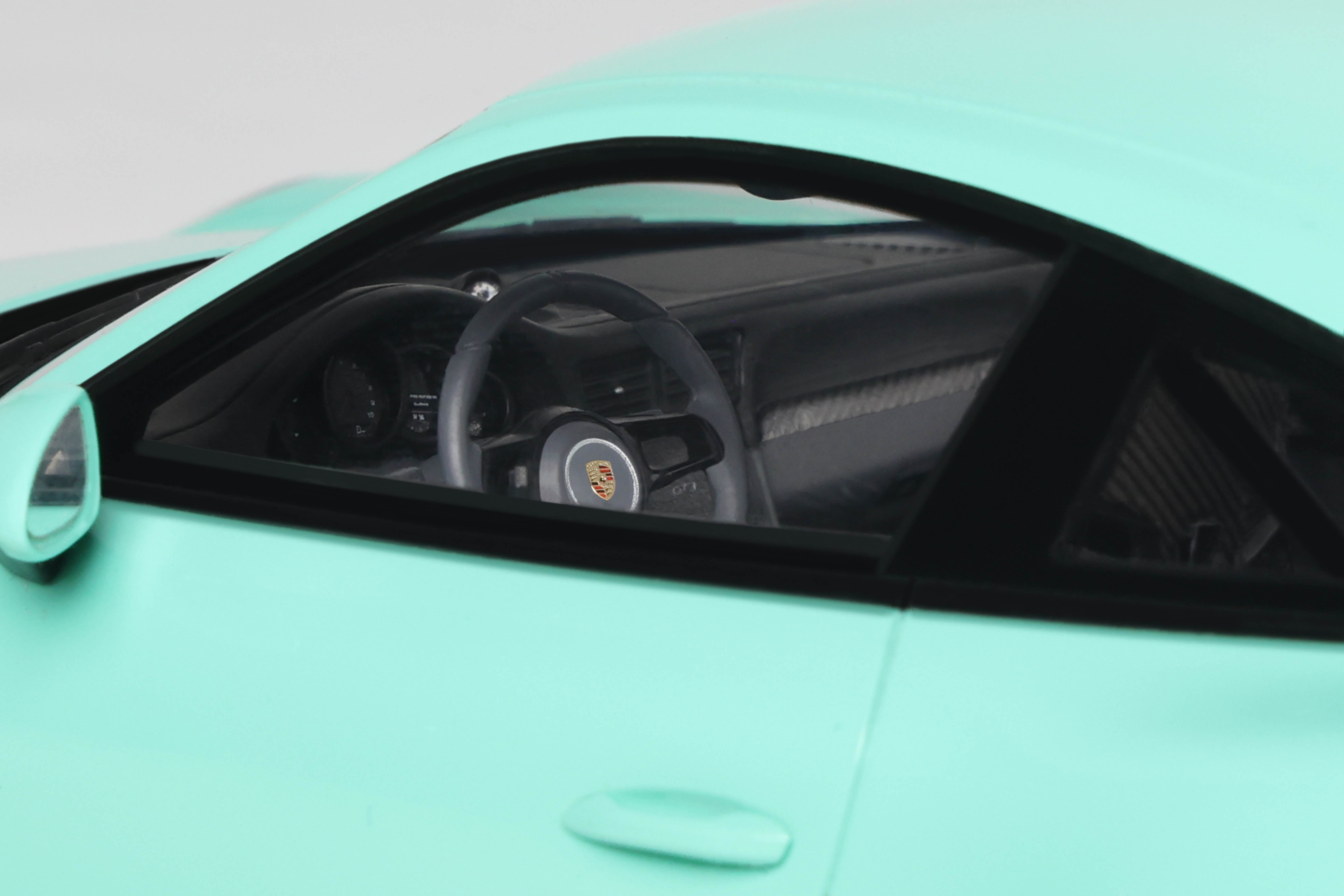 GT Spirit 1:18 Scale Resin,  2018 PORSCHE 911 [991.2]  GT3, GREEN - GT550