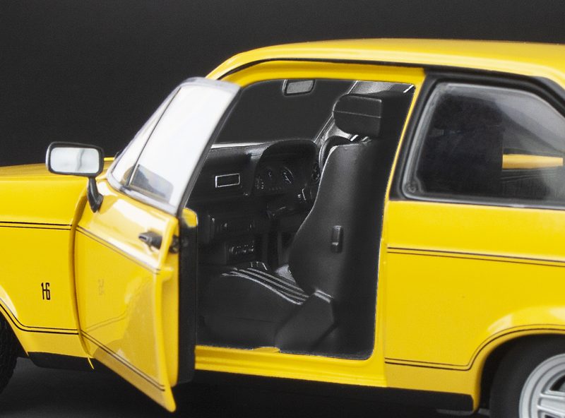 SUNSTAR 1:18 Scale Ford Escort Mk2 Mexico in Yellow (RHD)