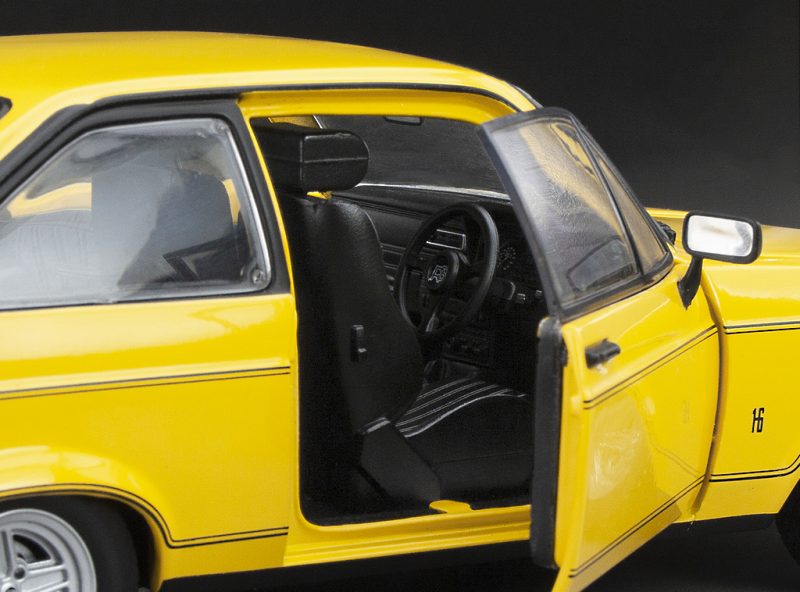 SUNSTAR 1:18 Scale Ford Escort Mk2 Mexico in Yellow (RHD)