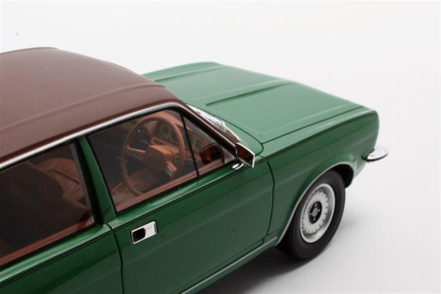 CULT 1:18 Scale Model 1976-1978 Morris Marina Saloon - Green - CML157-2