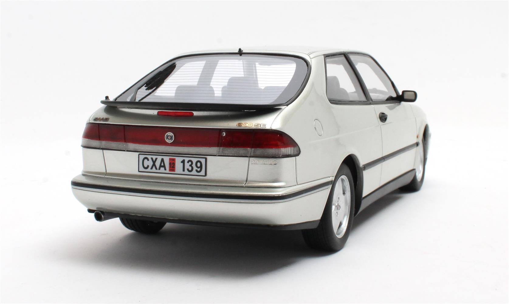 CULT 1:18 Scale 1994 SAAB 900 SE Turbo, Silver - CML190-2