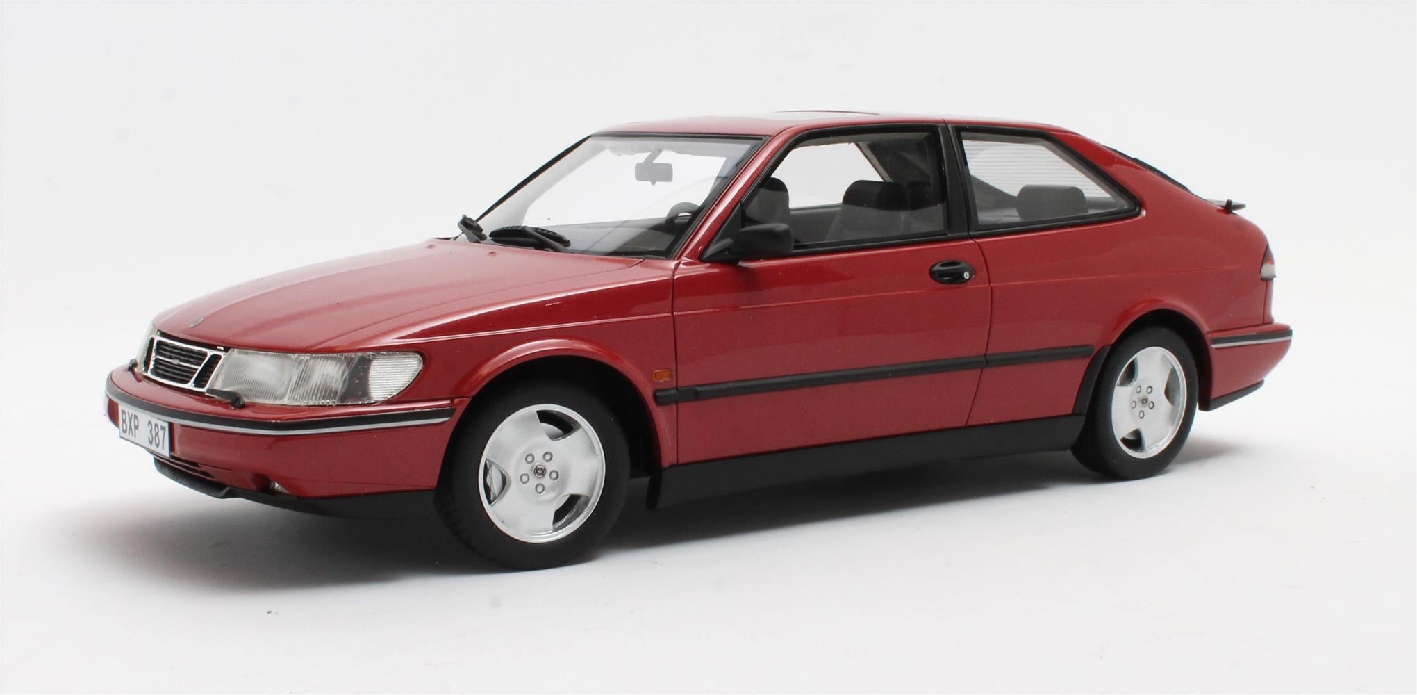 CULT 1:18 Scale 1994 SAAB 900 SE Turbo, Red - CML190-3
