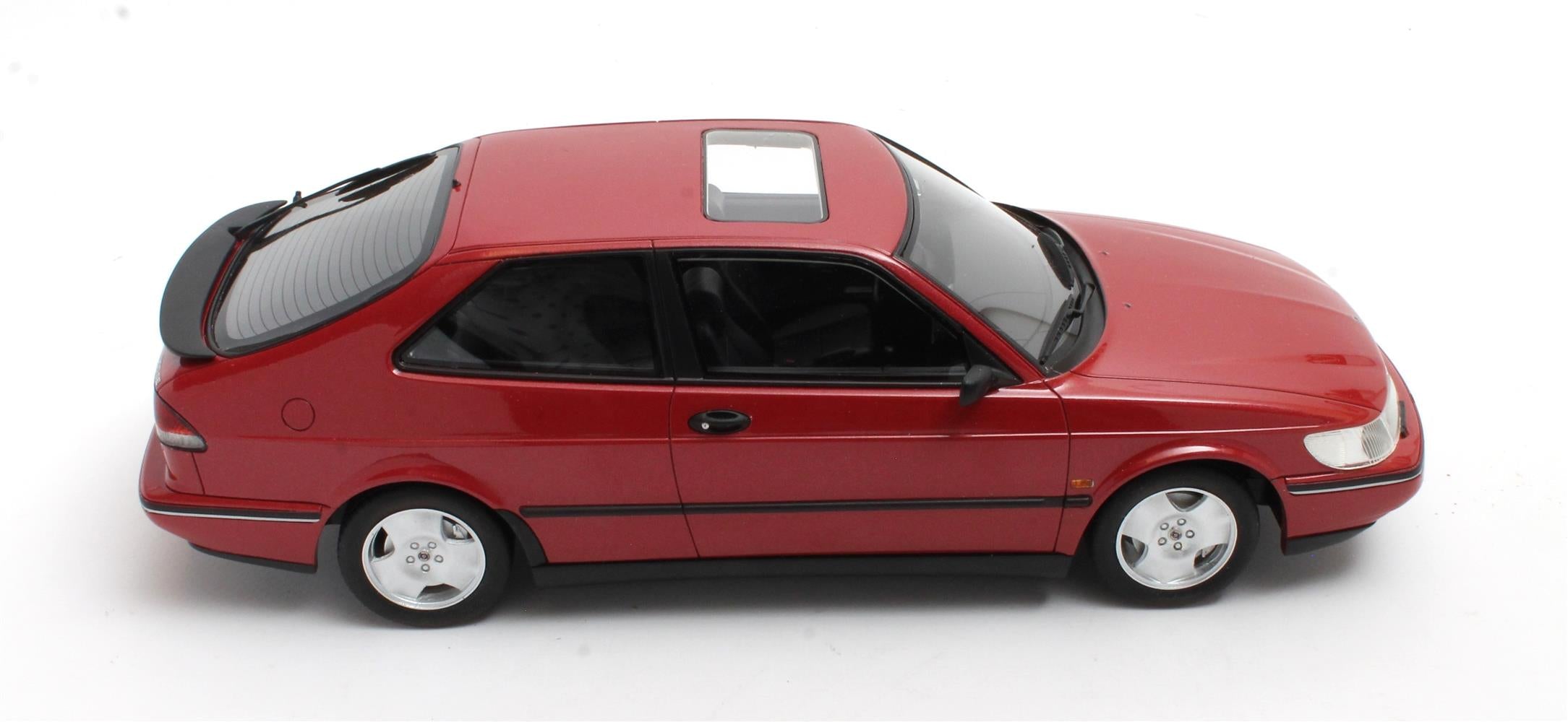 CULT 1:18 Scale 1994 SAAB 900 SE Turbo, Red - CML190-3