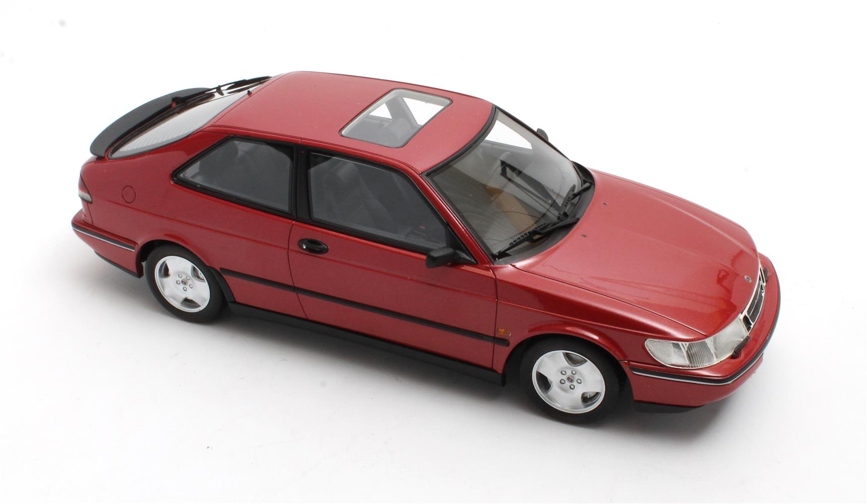 CULT 1:18 Scale 1994 SAAB 900 SE Turbo, Red - CML190-3