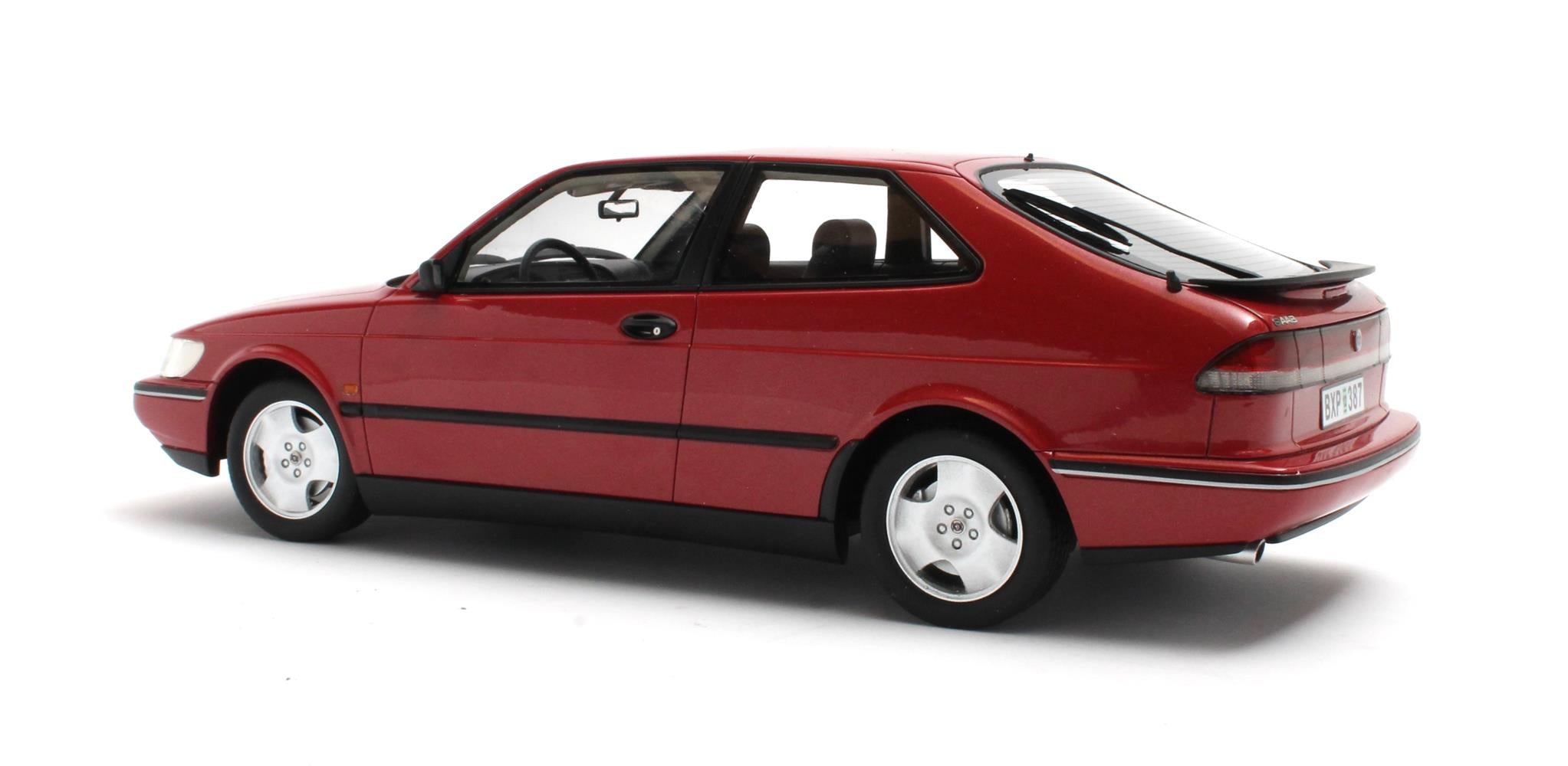 CULT 1:18 Scale 1994 SAAB 900 SE Turbo, Red - CML190-3