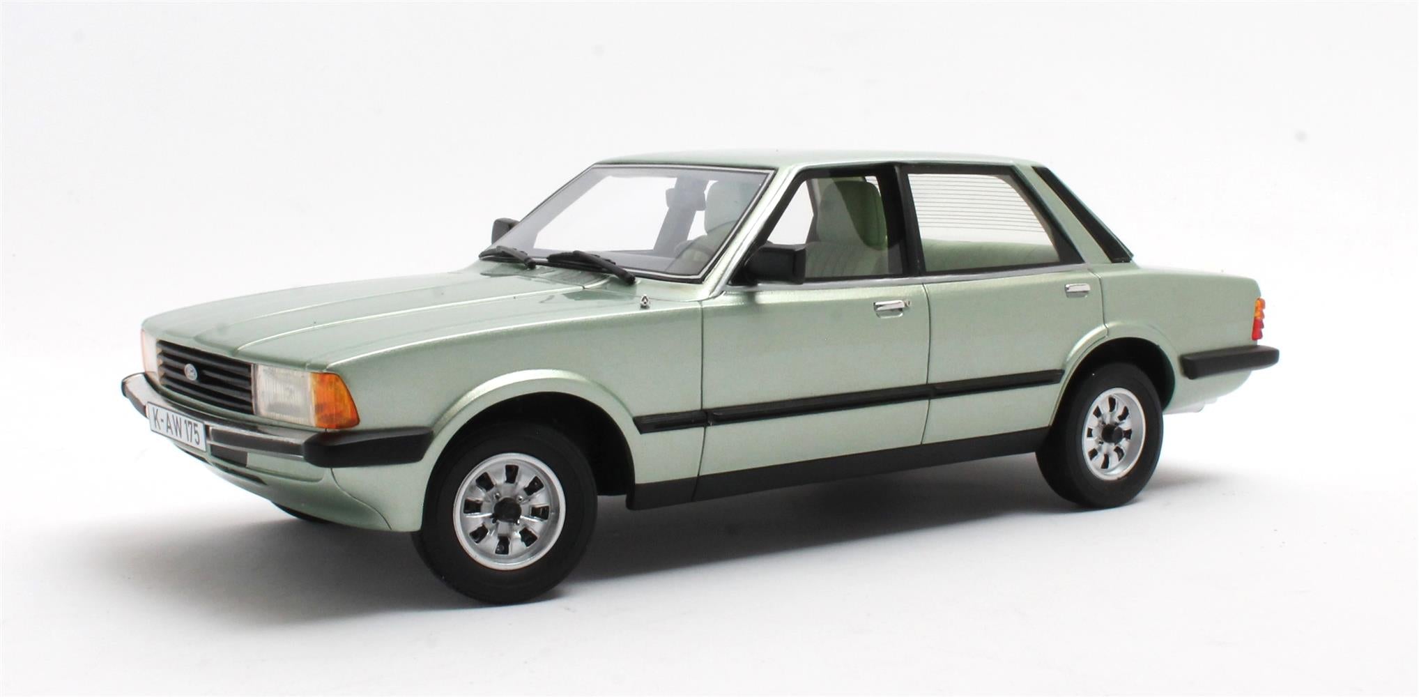 CULT 1:18 Resin - 1980 Ford Taunus TC4 (Cortina Mk5 2.0 GL) - Green Metallic - CML175-1