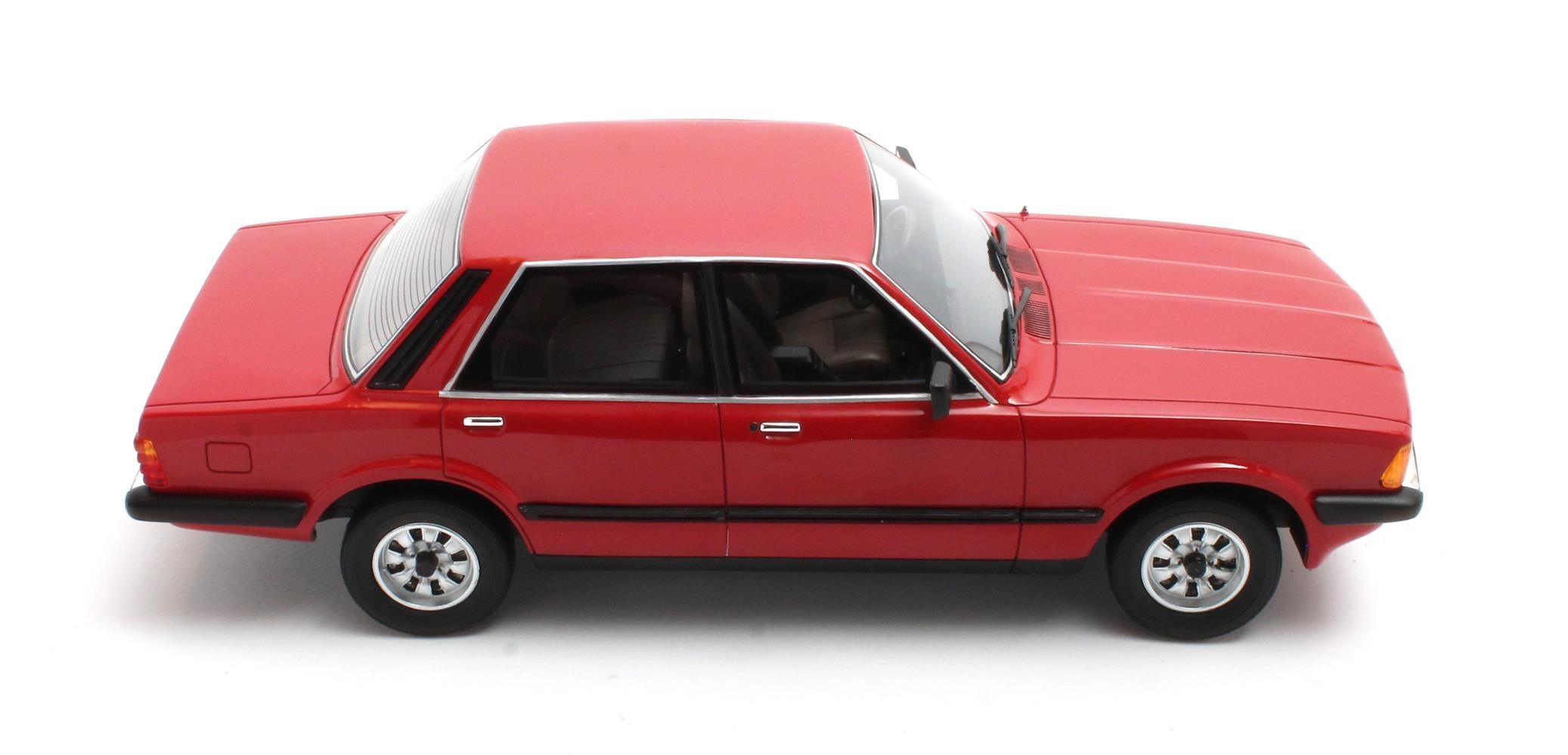 CULT 1:18 Resin - 1980 Ford Taunus TC4 (Cortina Mk5 2.0 GL) - Red - CML175-2