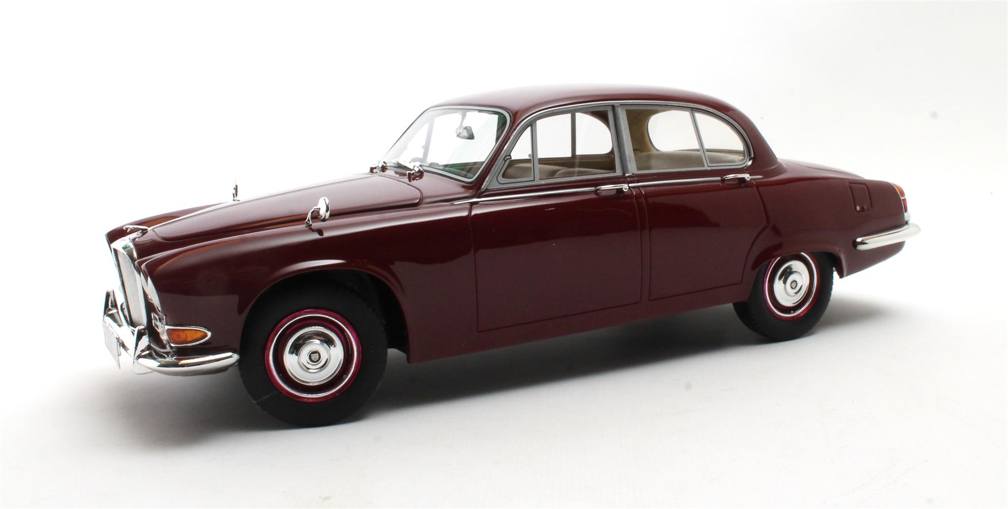 CULT 1:18 Scale 1966-69 Jaguar 420 - Regency Red  - CML289-1
