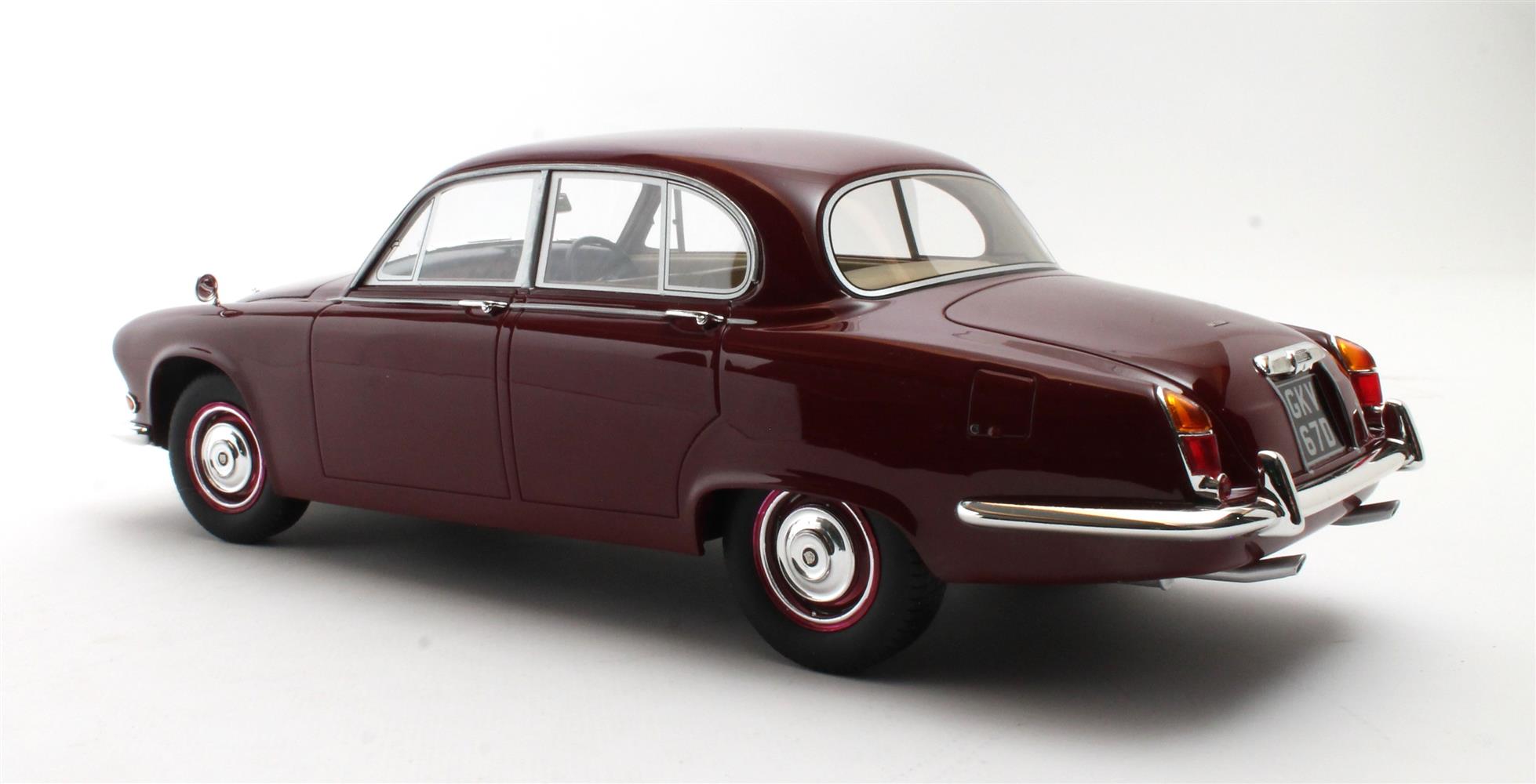 CULT 1:18 Scale 1966-69 Jaguar 420 - Regency Red  - CML289-1