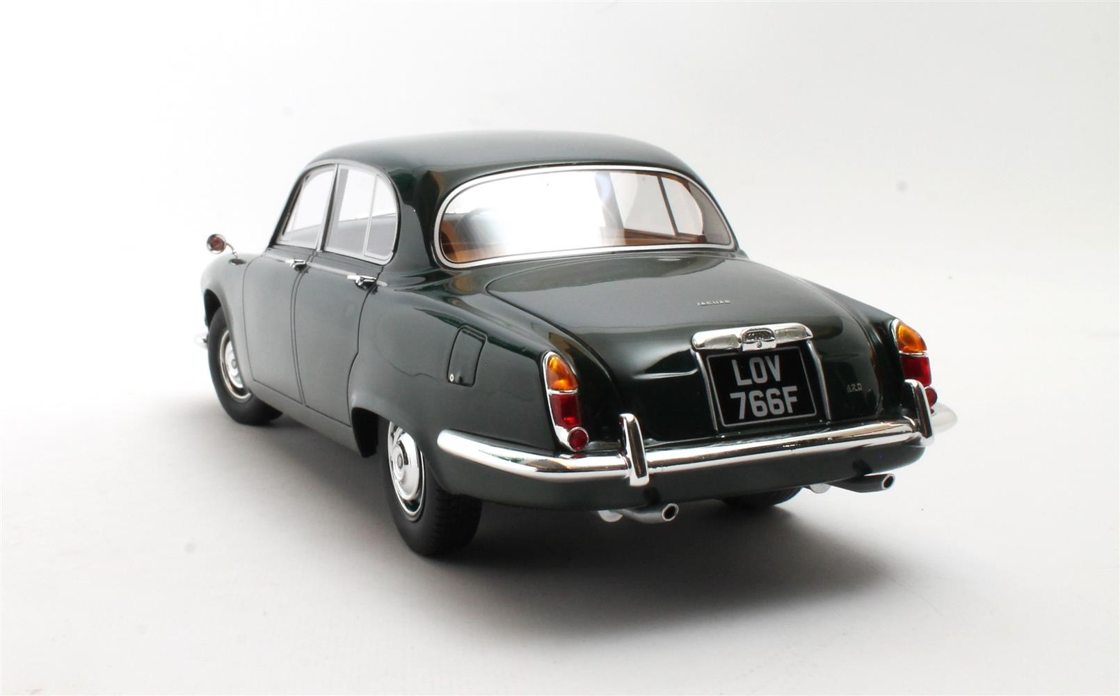 CULT 1:18 Scale 1966-69 Jaguar 420 - British Racing Green  - CML289-2