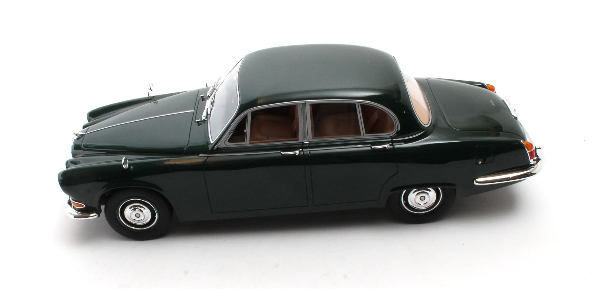 CULT 1:18 Scale 1966-69 Jaguar 420 - British Racing Green  - CML289-2