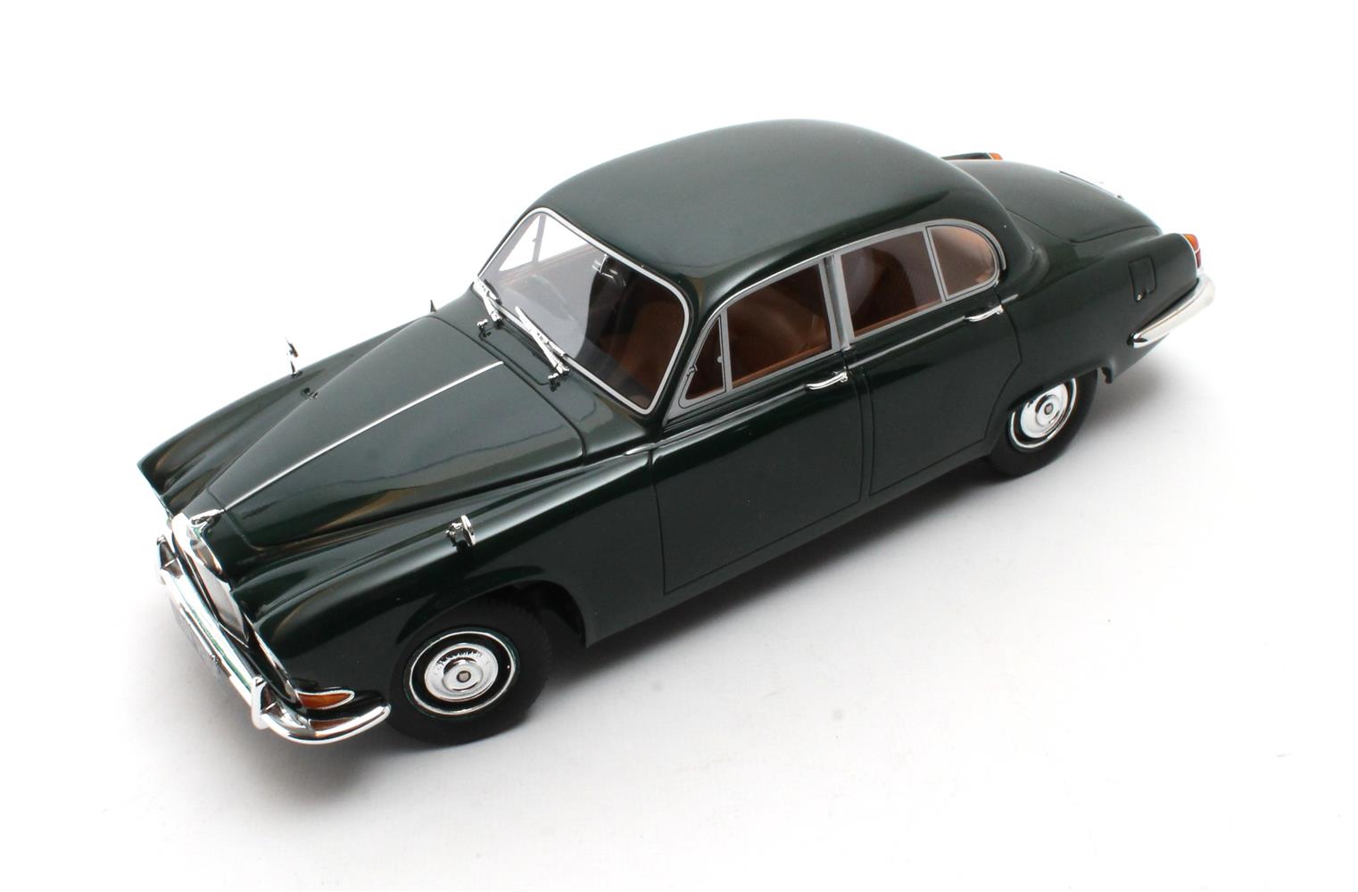 CULT 1:18 Scale 1966-69 Jaguar 420 - British Racing Green  - CML289-2