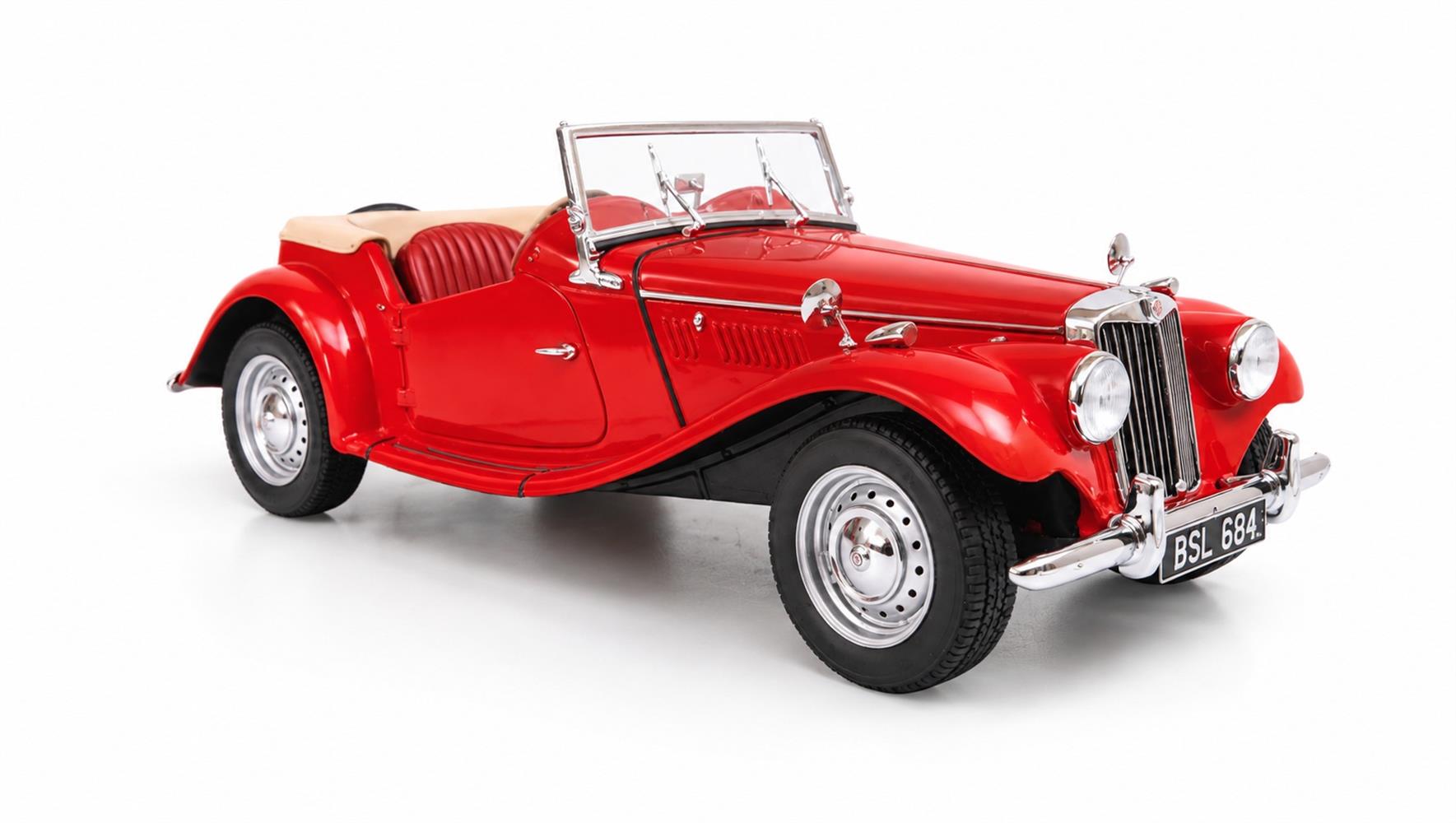 CULT 1:18 Scale 1953 to 1955 MG TF, Red - CML208-1