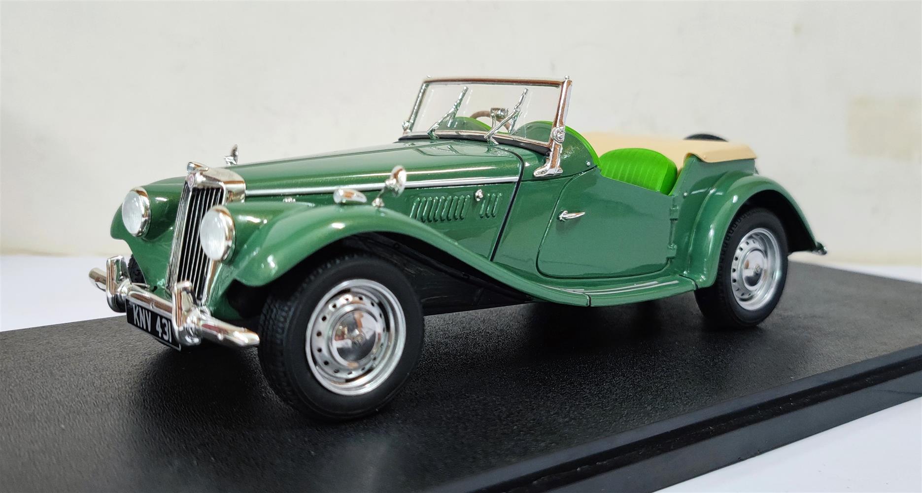 CULT 1:18 Scale 1953 to 1955 MG TF, Green - CML208-2