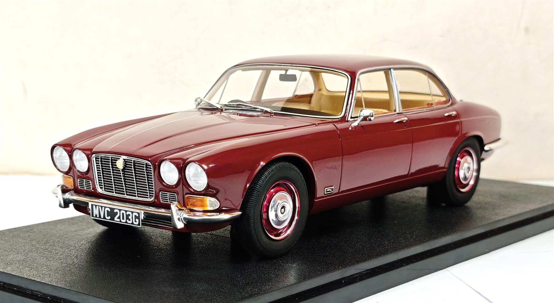 CULT 1:18 Scale 1968 Jaguar XJ6 4.2, Regency Red  - CML332-3