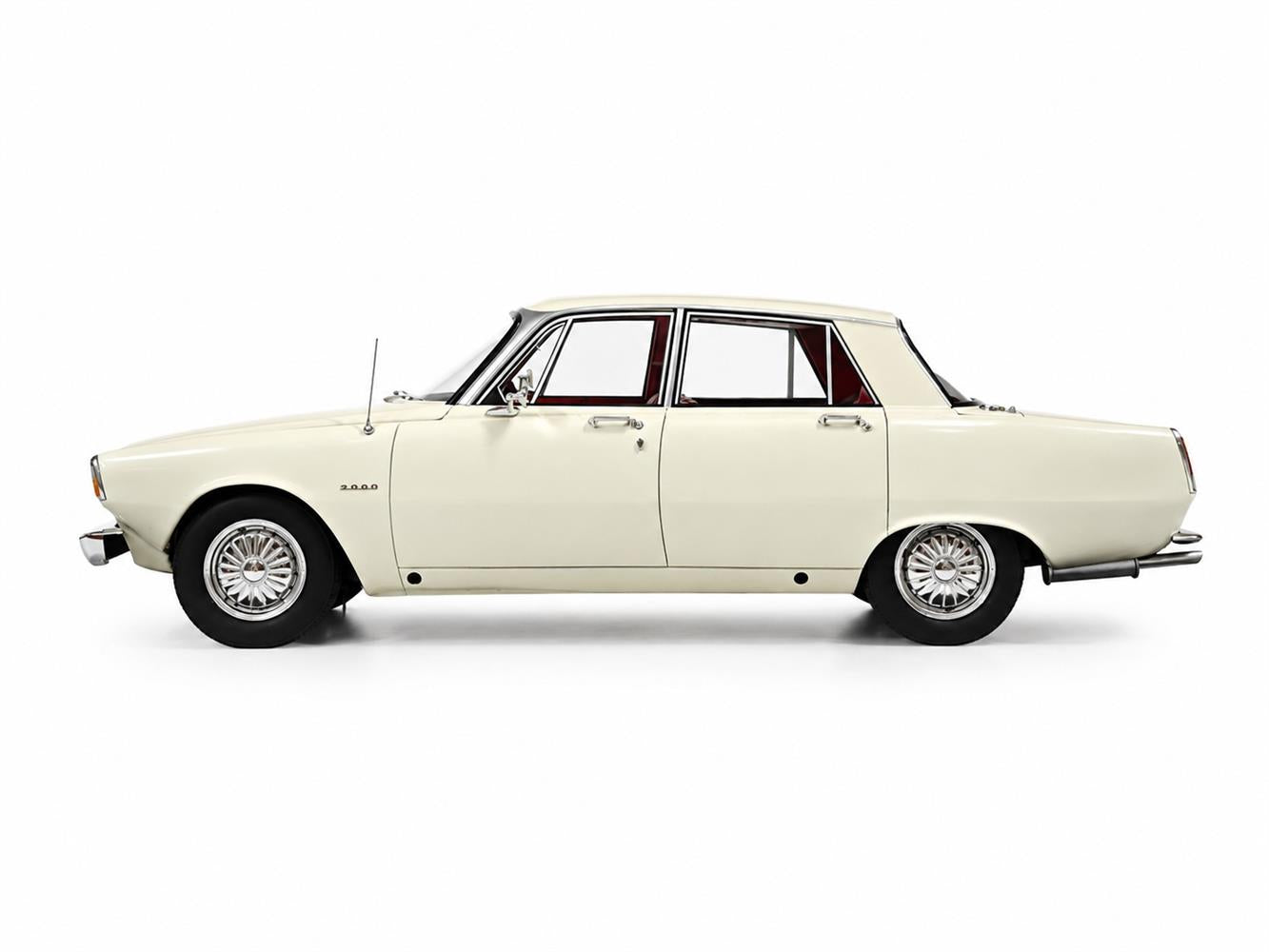 CULT 1:18 Scale - 1964 Rover 2000 - White - CML168-1