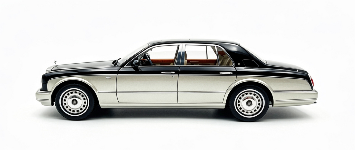 CULT 1:18 Scale Resin - 1998 Rolls Royce Silver Seraph, Black/Silver - CML199-1