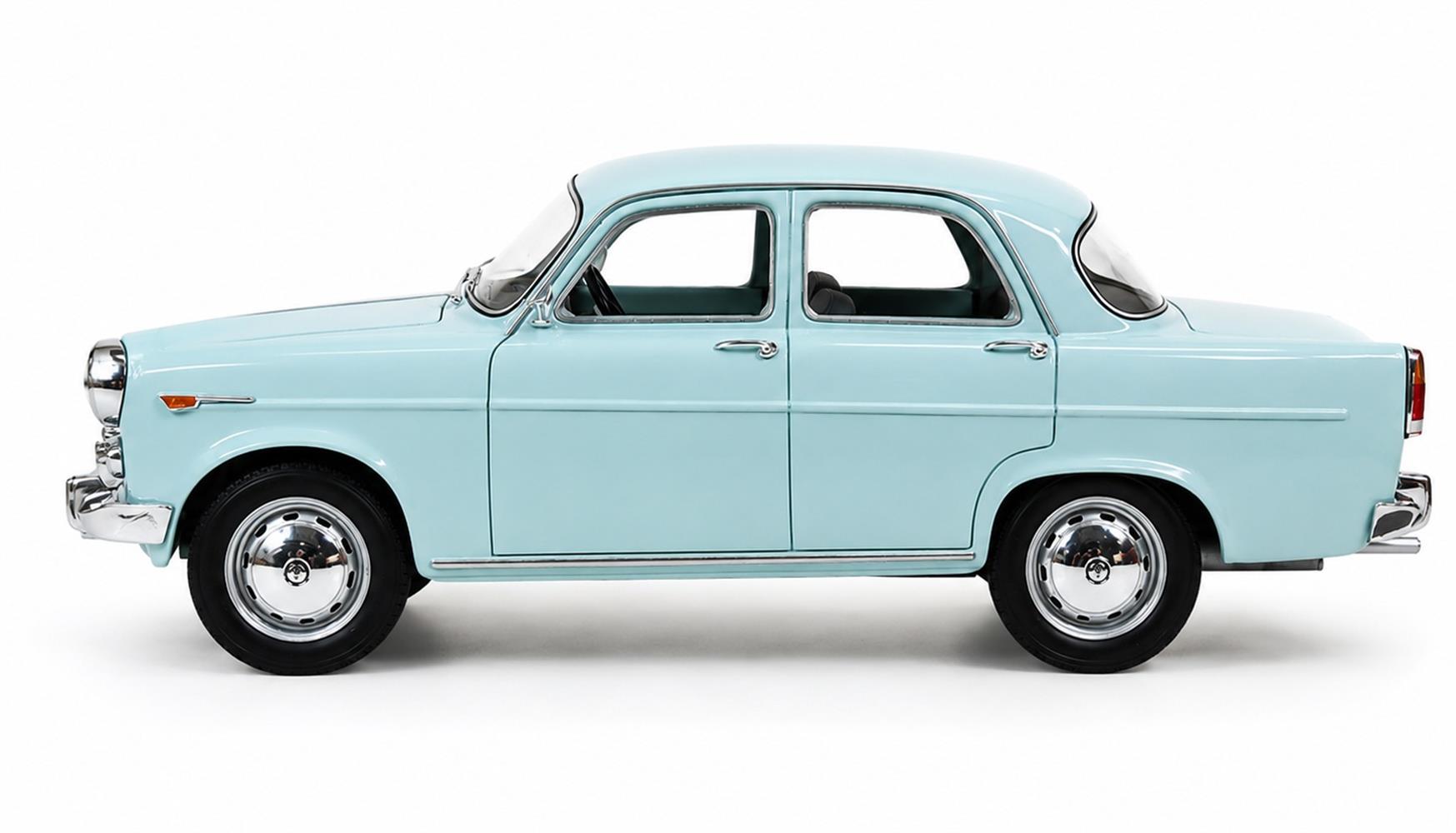 CULT 1:18 Scale Resin - 1961-1964 Alfa Romeo Giulietta Ti (101), Blue - CML249-1