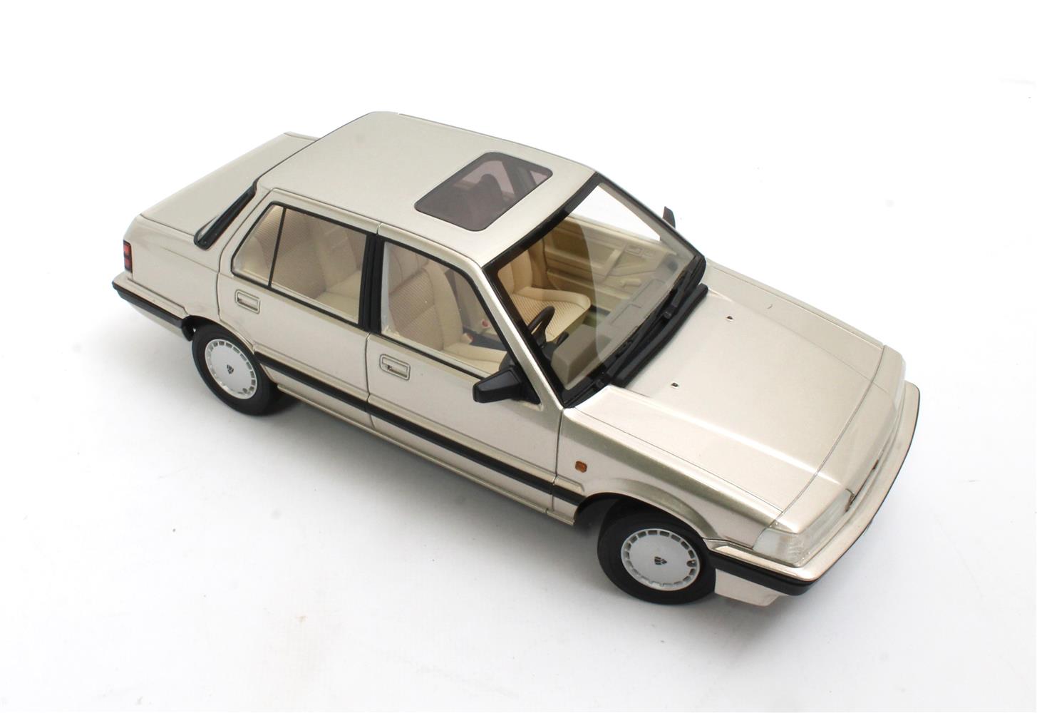 CULT 1:18 Scale - 1986 Rover 216s (SD3) - Silver Metallic - CML296-3