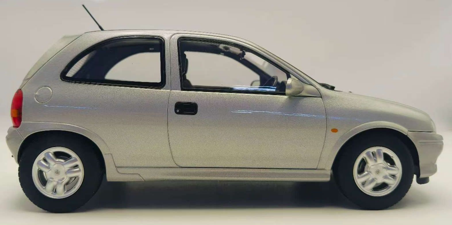 MCG 1:18 Scale Diecast - 1993 Vauxhall Corsa GSi (UK Exclusive RHD), Silver - MCG18846