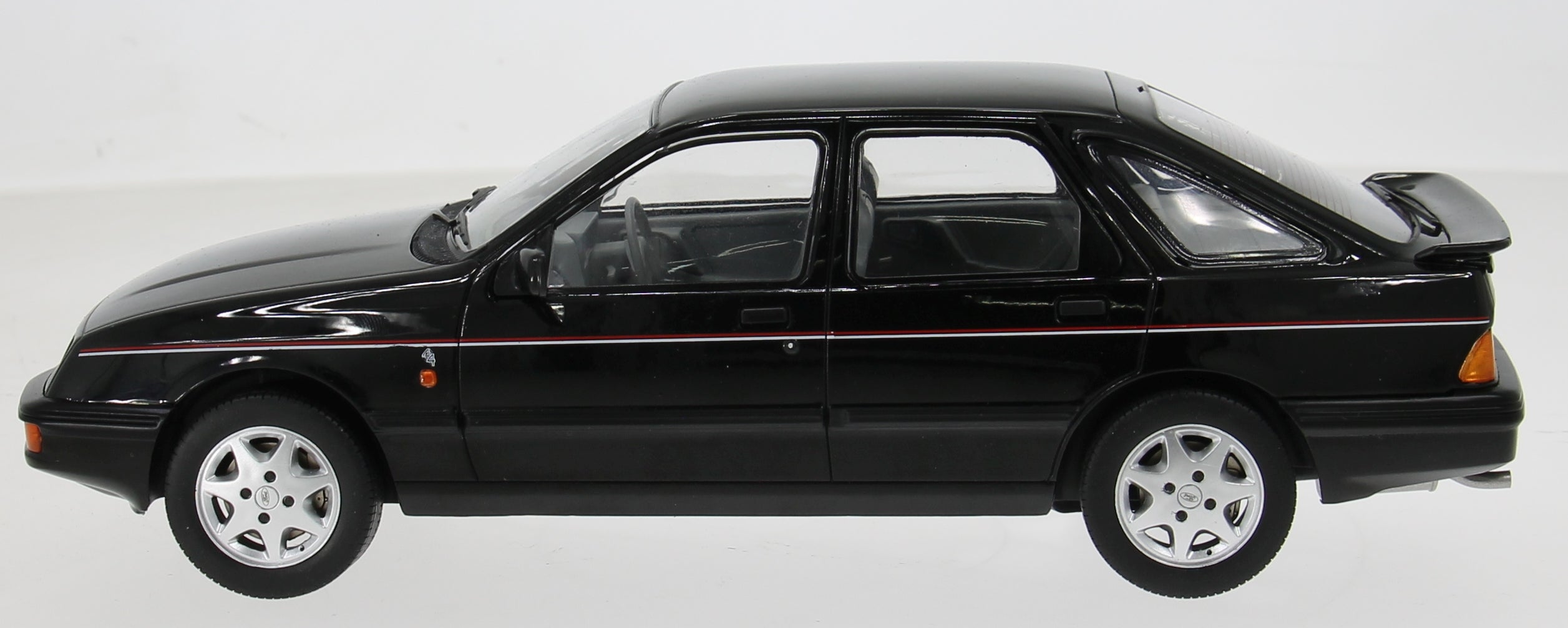 MCG 1:18 Scale Diecast - 1984 Ford Sierra XR 4x4 RHD UK Exclusive , Black - MCG181097