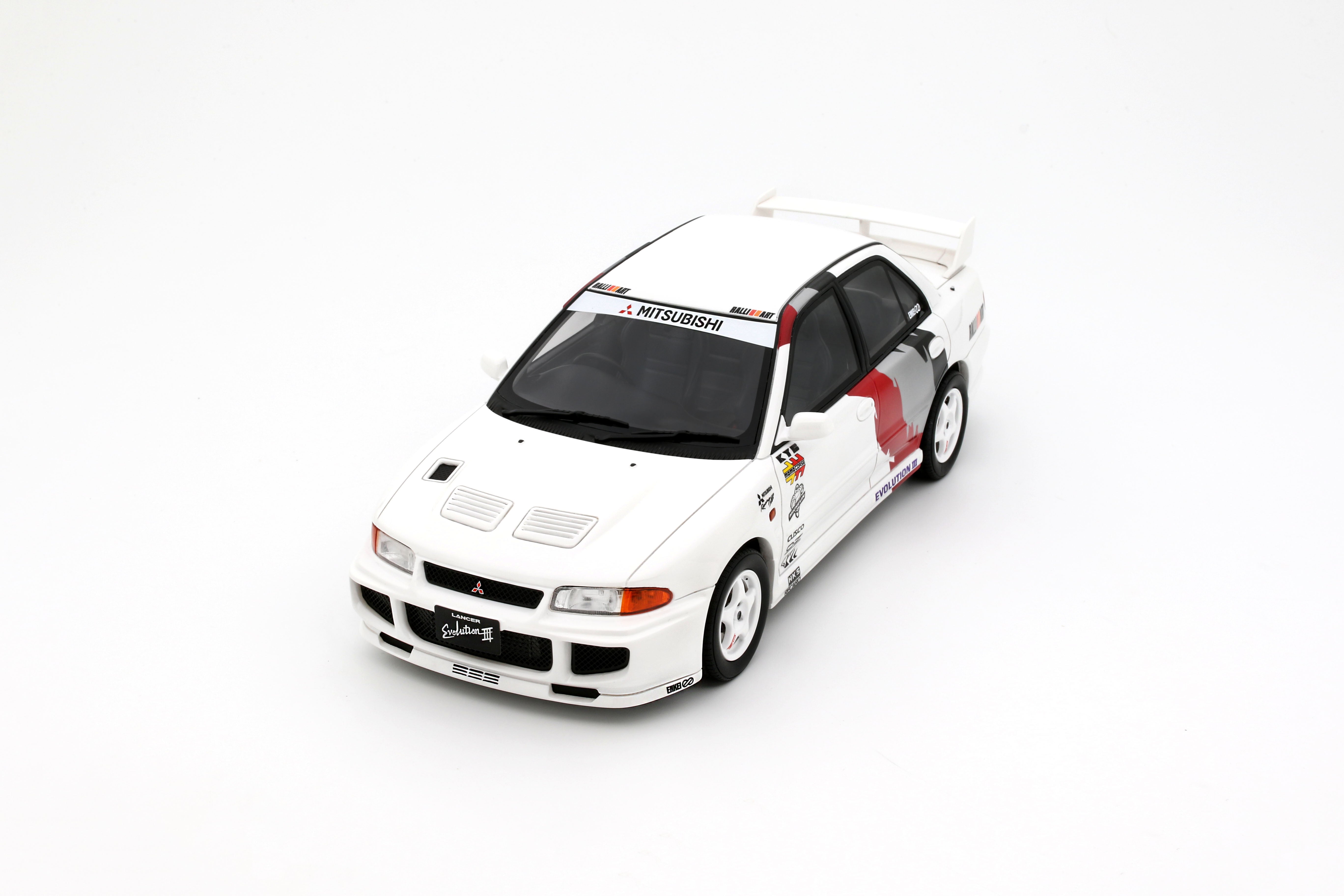 OTTO 1:18 Scale Resin - Reseller Exclusive – 1995 MITSUBISHI LANCER EVO III, SCOTIA WHITE W83 - OT1344